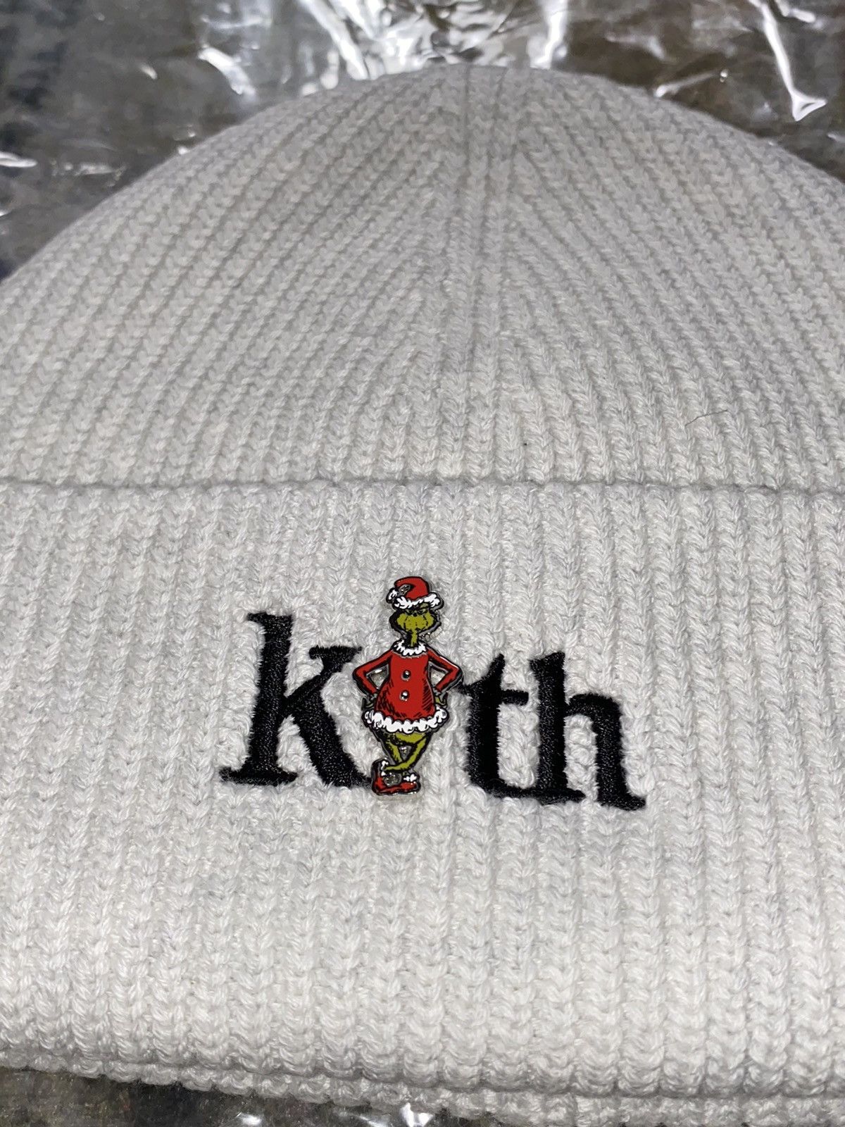 Kith Kith x The Grinch Mia Beanie Light Heather Grey Size ONE SIZE - 2 Thumbnail