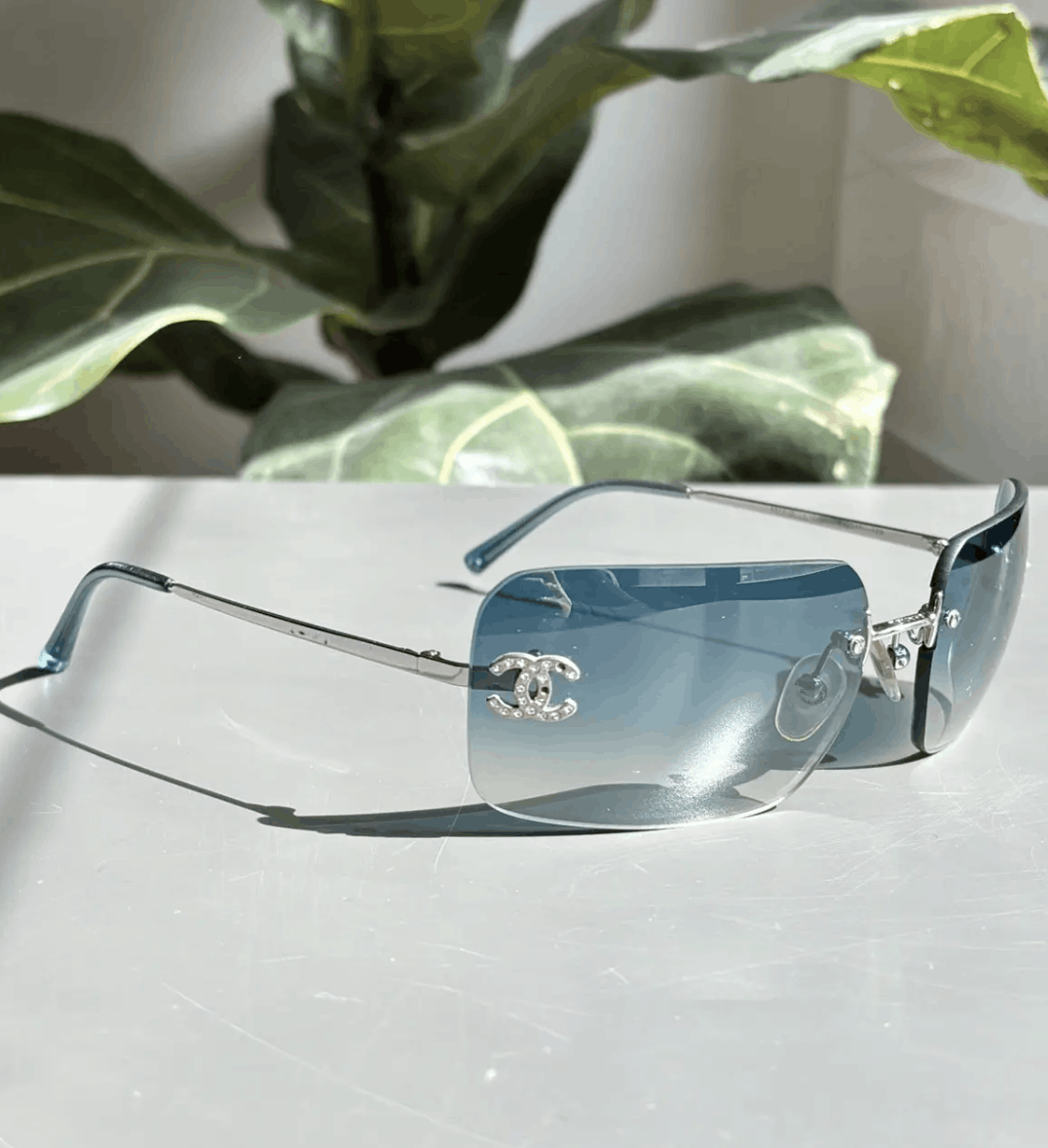Chanel Chanel Sunglasses 4017 D Rhinestone Logo Rimless Vintage Size ONE SIZE - 3 Thumbnail