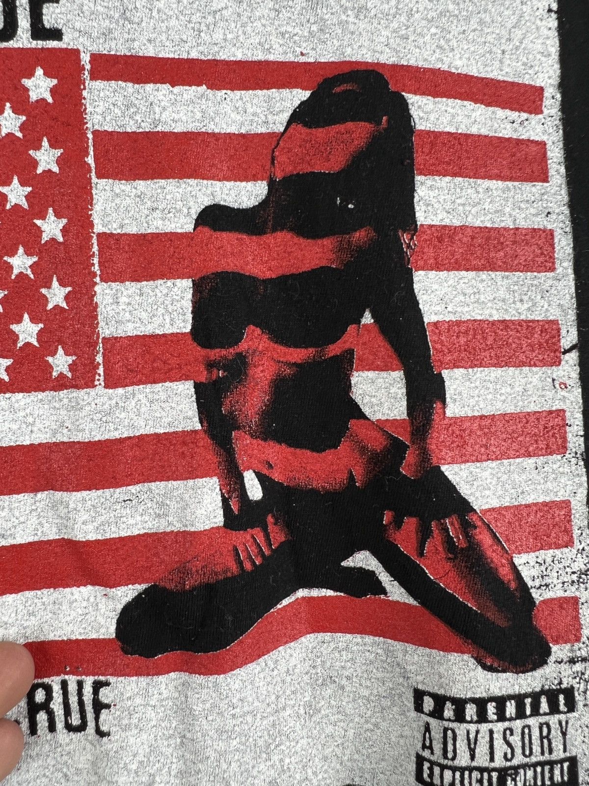 Band Tees Vintage 2005 Motley Crue Red, White Crue Tour T shirt M-L Size US M / EU 48-50 / 2 - 4 Thumbnail