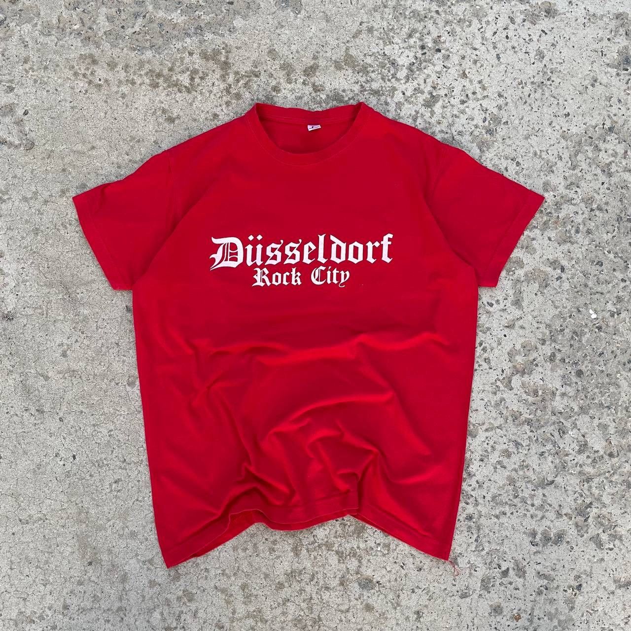 Band Tees × Vintage Vintage Düsseldorf Rock City T-shirts Big Logo Band Rock Y2K Size US L / EU 52-54 / 3 - 3 Thumbnail