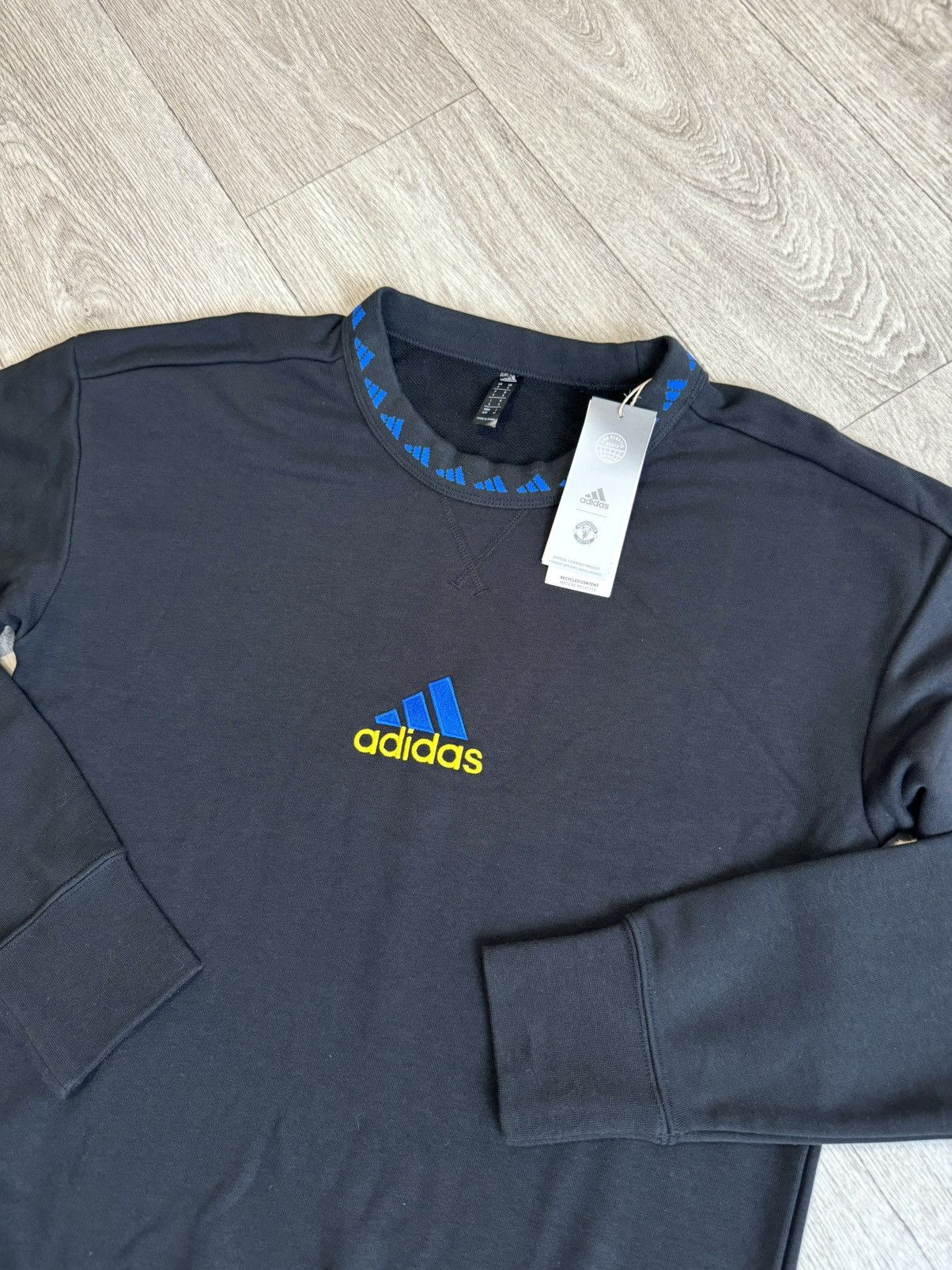 Adidas × Vintage 🔷Adidas x Manchester United Sweatshirt Vintage Style🔷 Size US S / EU 44-46 / 1 - 2 Thumbnail