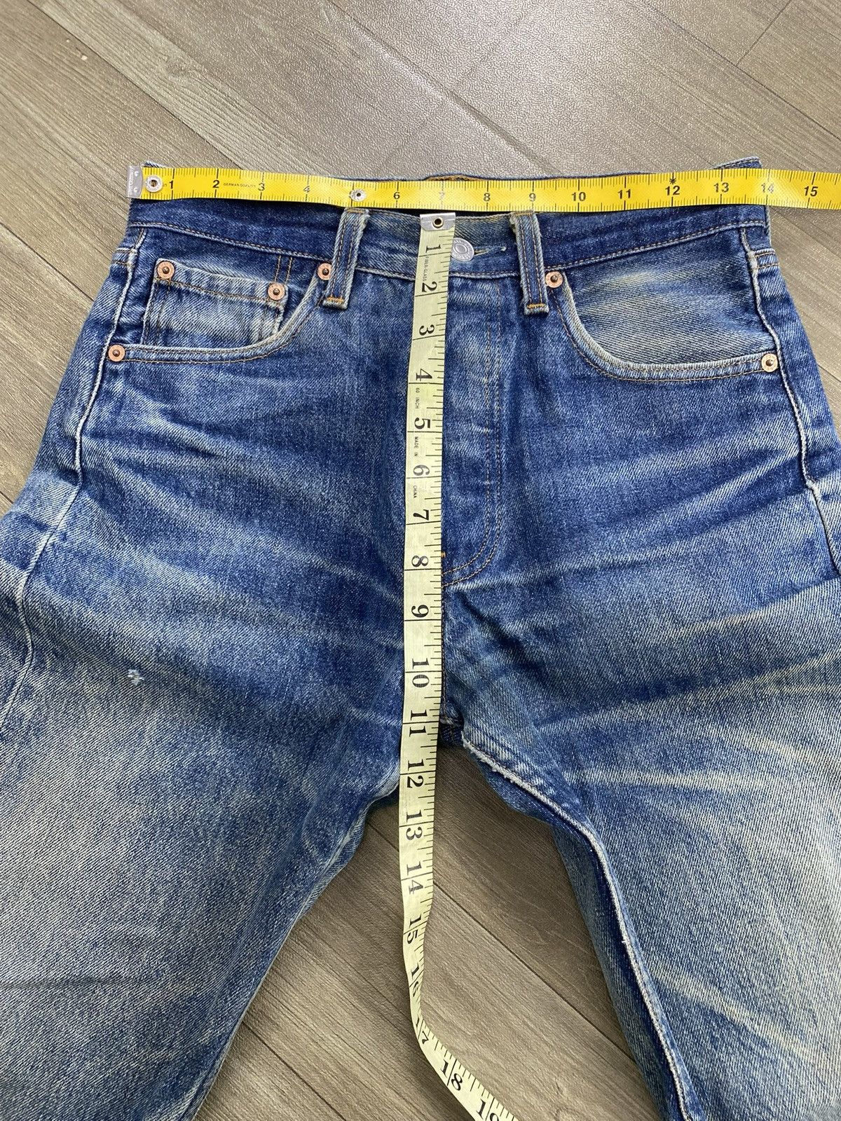 Levi's Vintage Clothing 🇺🇸1990s Vintage Levis 501XX 29x36 Distressed Faded Blue Jeans Size US 29 - 22 Thumbnail