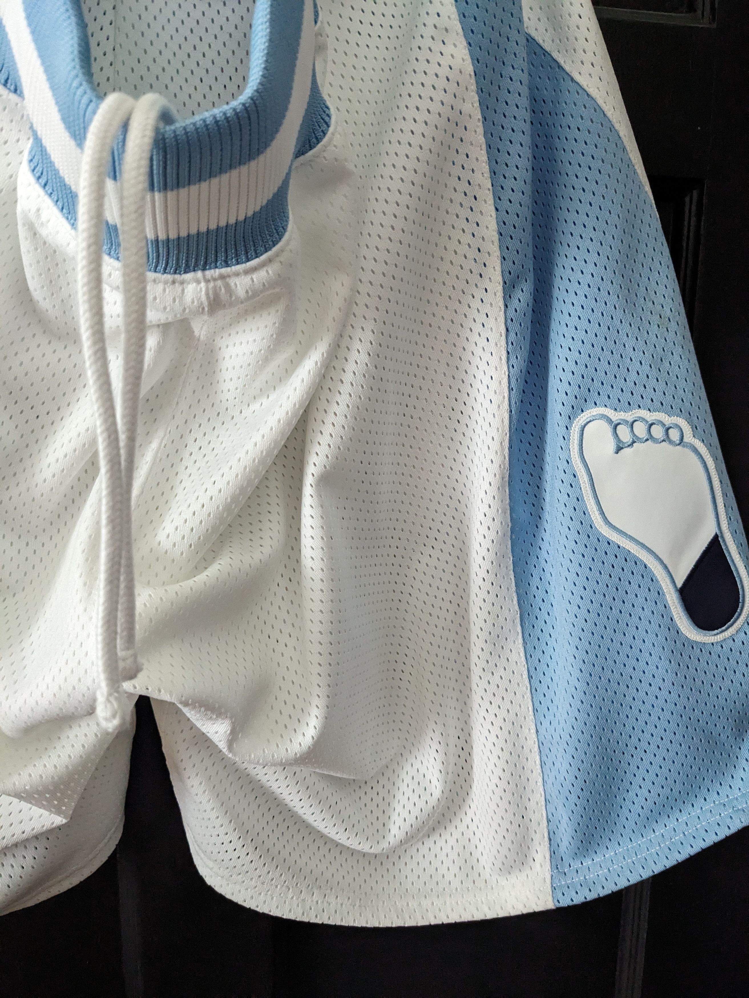 Mitchell & Ness UNC '83-84 Authentic Home Game Shorts Size US 38 / EU 54 - 5 Thumbnail