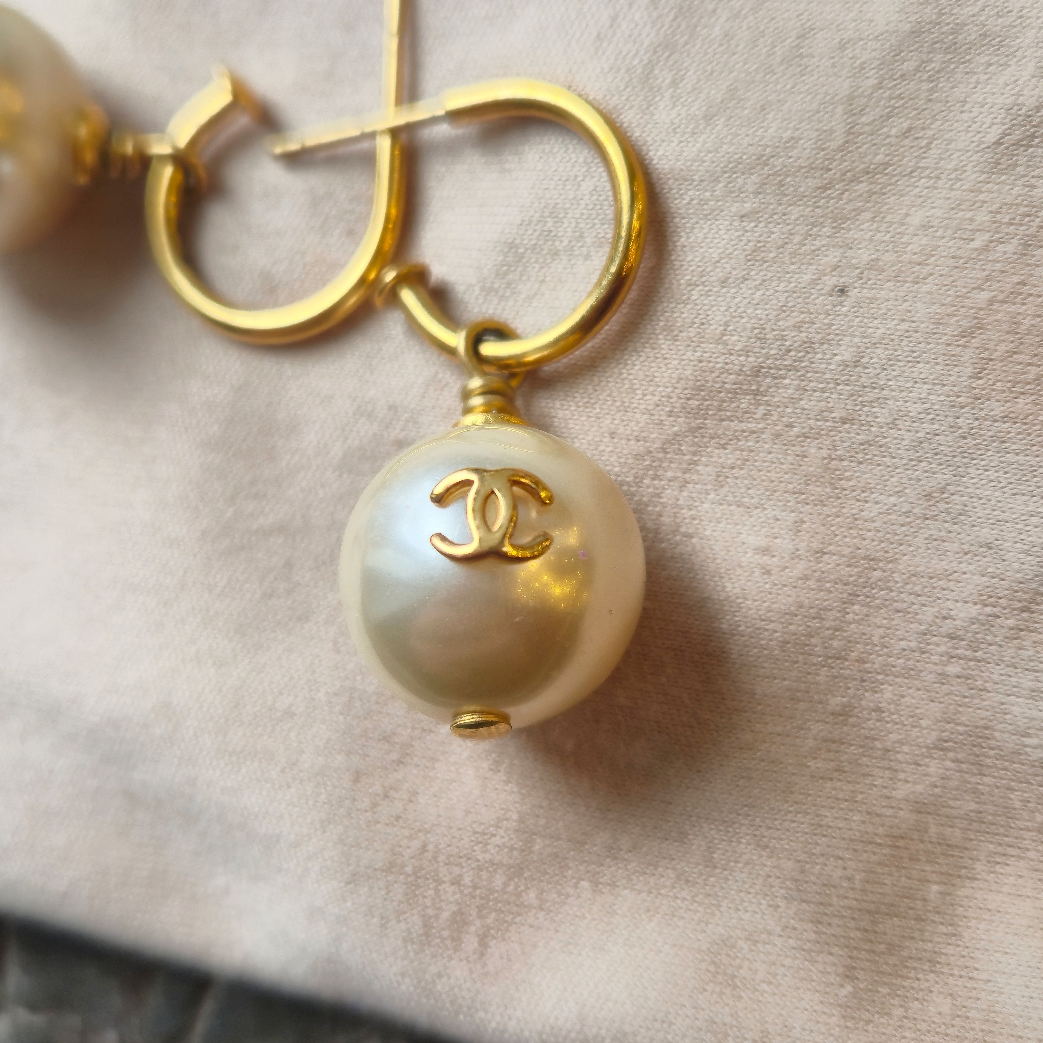 Chanel Chanel Gold Pearl Drop Mini Hoop Earrings Size ONE SIZE - 3 Thumbnail