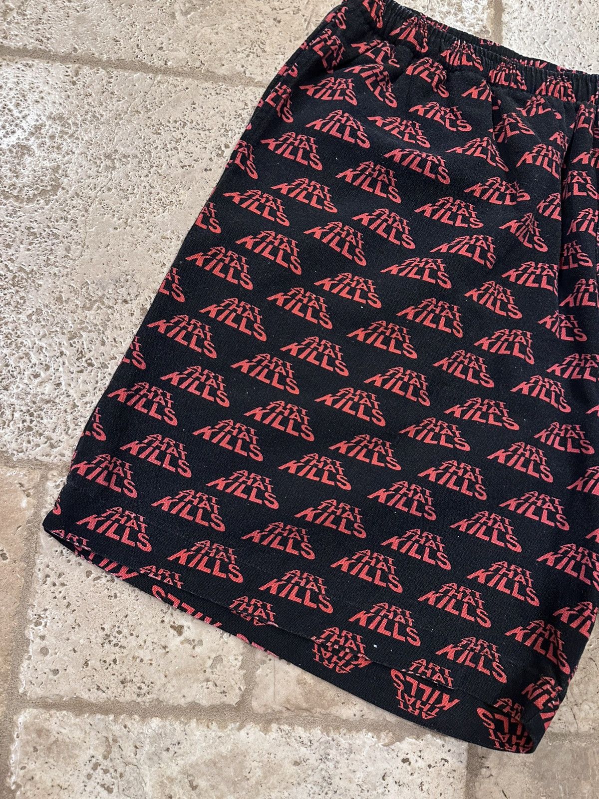 Gallery Dept. Gallery Dept Monogram Art That Kills ATK Black/Red Shorts Size US 36 / EU 52 - 2 Thumbnail