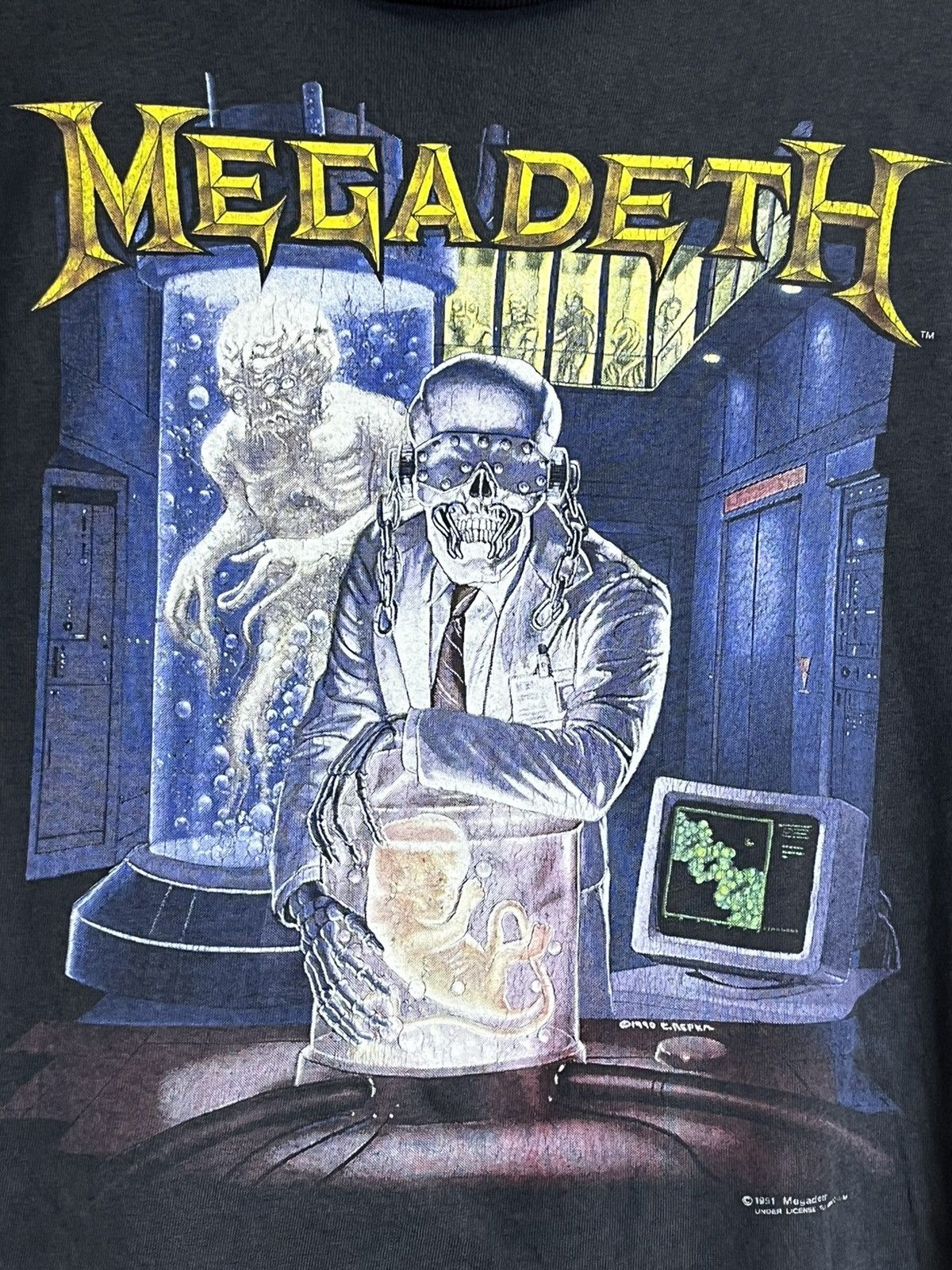 Megadeth RARE🔥VINTAGE 90s MEGADETH “HANGAR 18” 1991 FADED T SHIRT Size US L / EU 52-54 / 3 - 3 Thumbnail