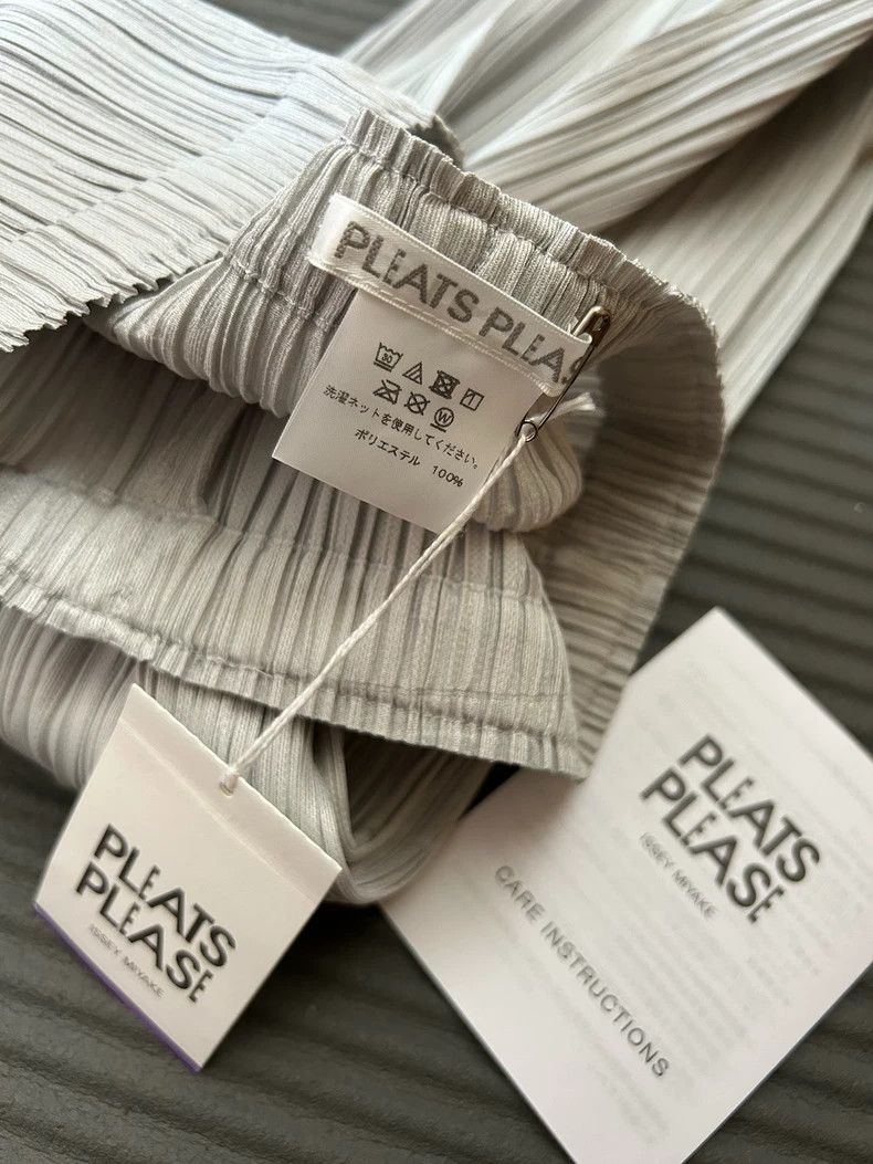Issey Miyake Issey Miyake size:2 Light grey pleated skinny pants Size 32" / US 10 / IT 46 - 4 Thumbnail