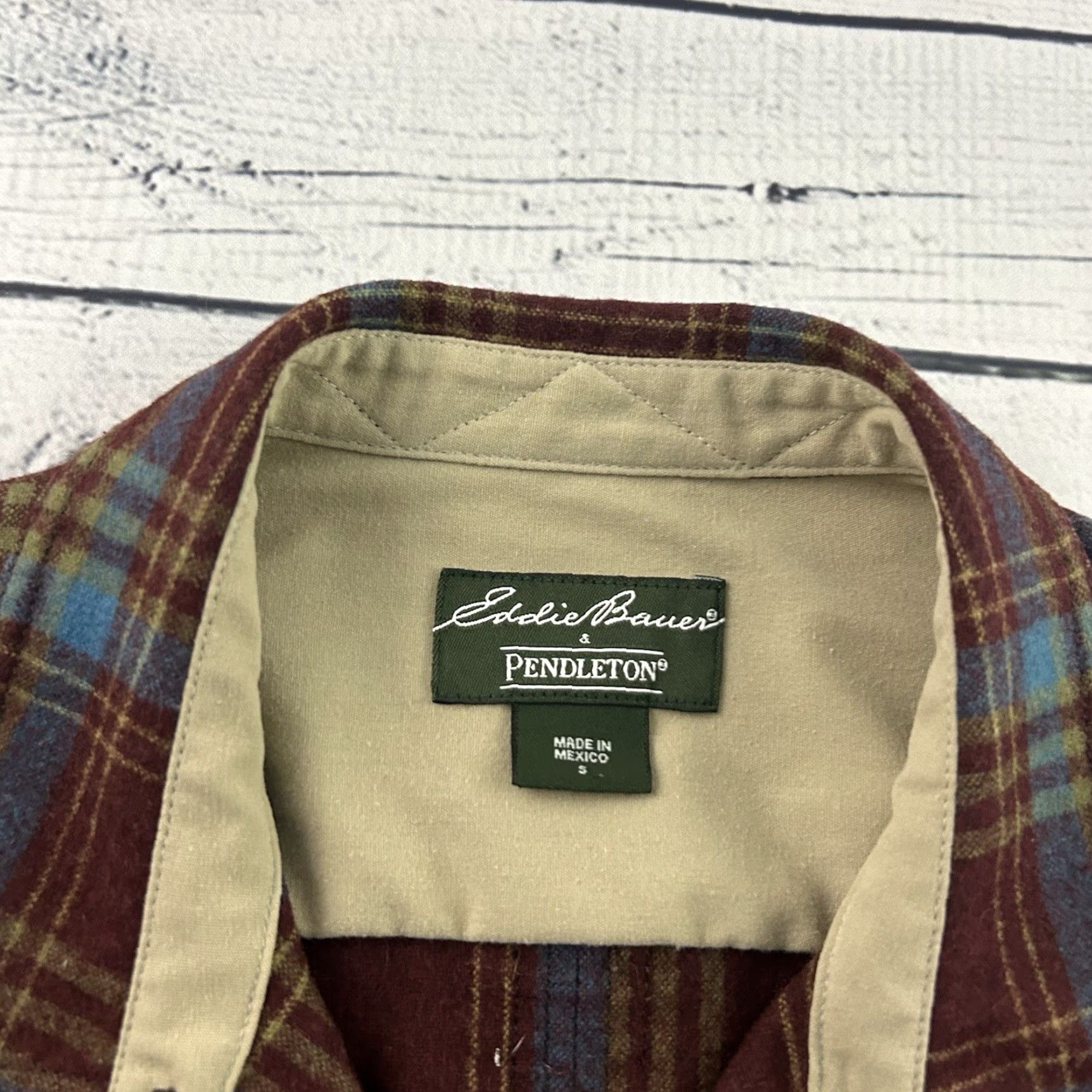 Eddie Bauer VINTAGE Eddie Bauer Pendleton Wool Plaid Button Front Shirt Women's Small Maroon Size S / US 4 / IT 40 - 2 Thumbnail