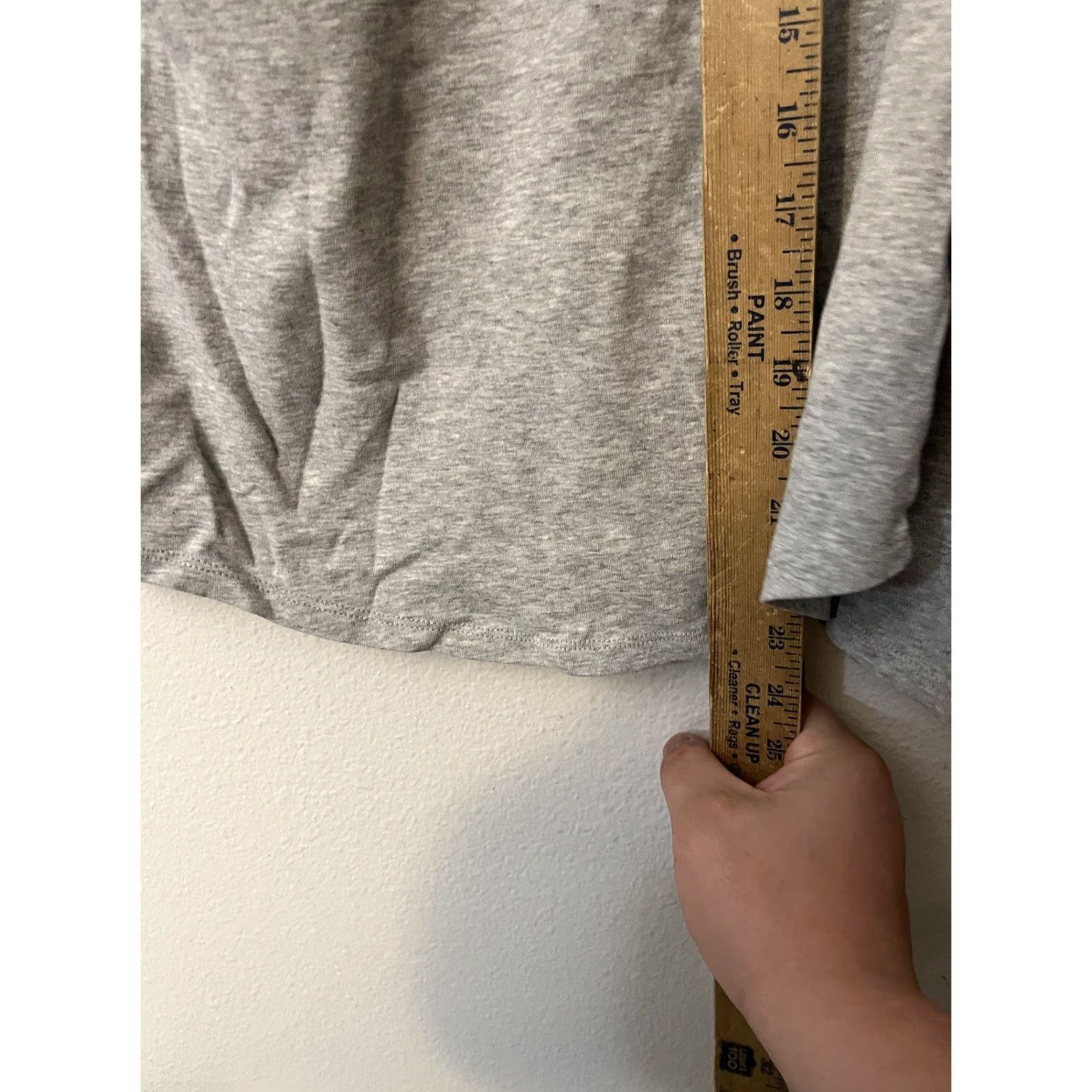 H&M H&M Women's T-Shirt Gray Round Neck Long Sleeve Logg Long Sleeve Clothing Basic Shirt M Womens Regular Size Gray H&M T-Shirt, Solid, Casual, 90s? Size M / US 6-8 / IT 42-44 - 6 Thumbnail