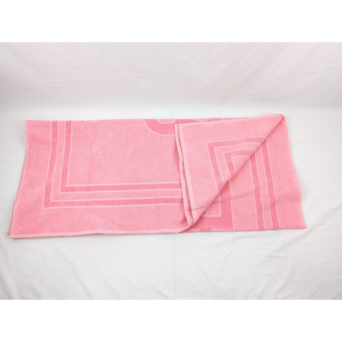 Balenciaga o1rshd1 Size: OS / SA BB Paris Icon Towel in Pink Size ONE SIZE - 3 Thumbnail