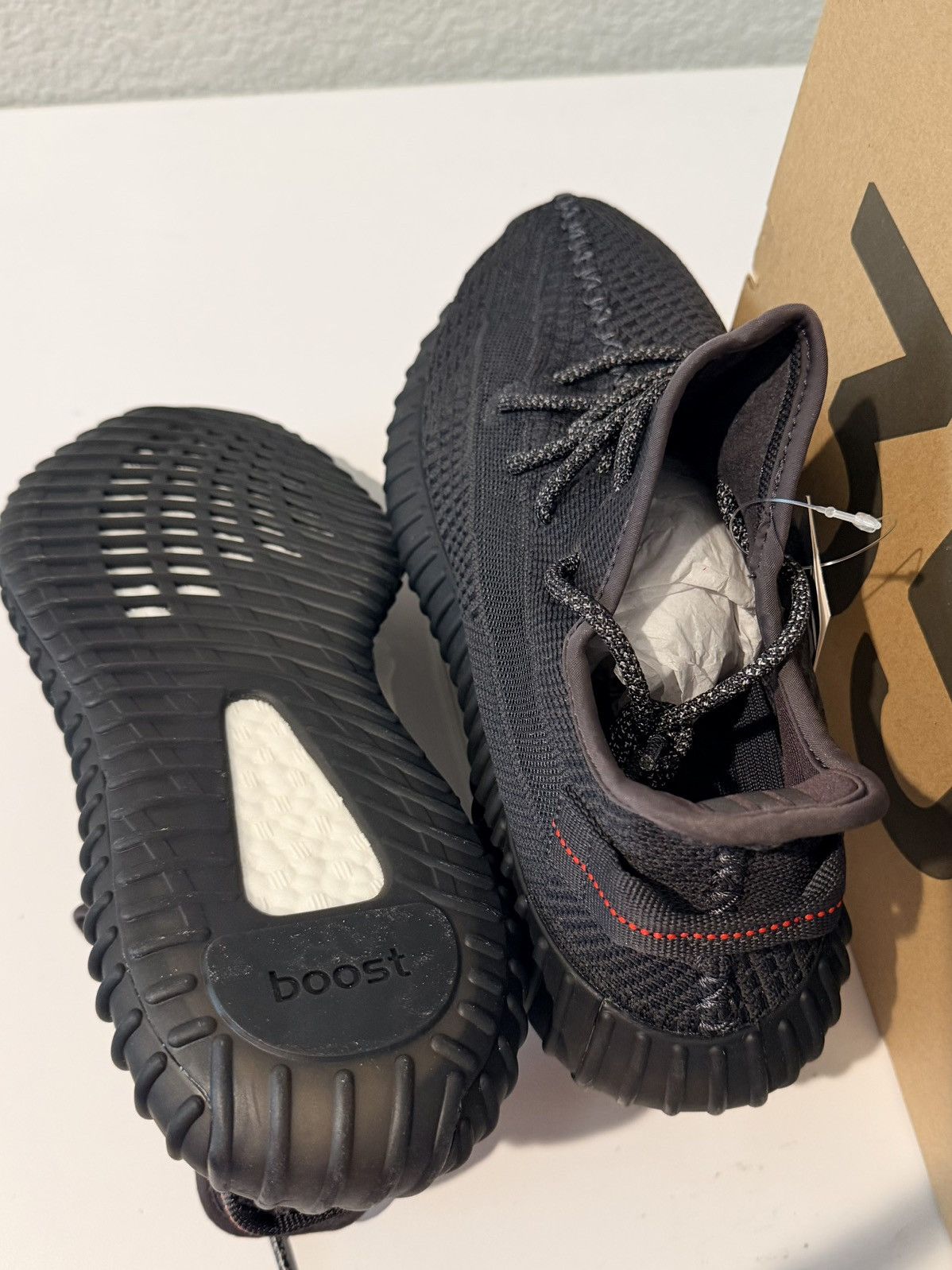 Yeezy adidas Yeezy Boost 350 V2 Low Black Non-Reflective Size 11 Size US 11 / EU 44 - 6 Thumbnail
