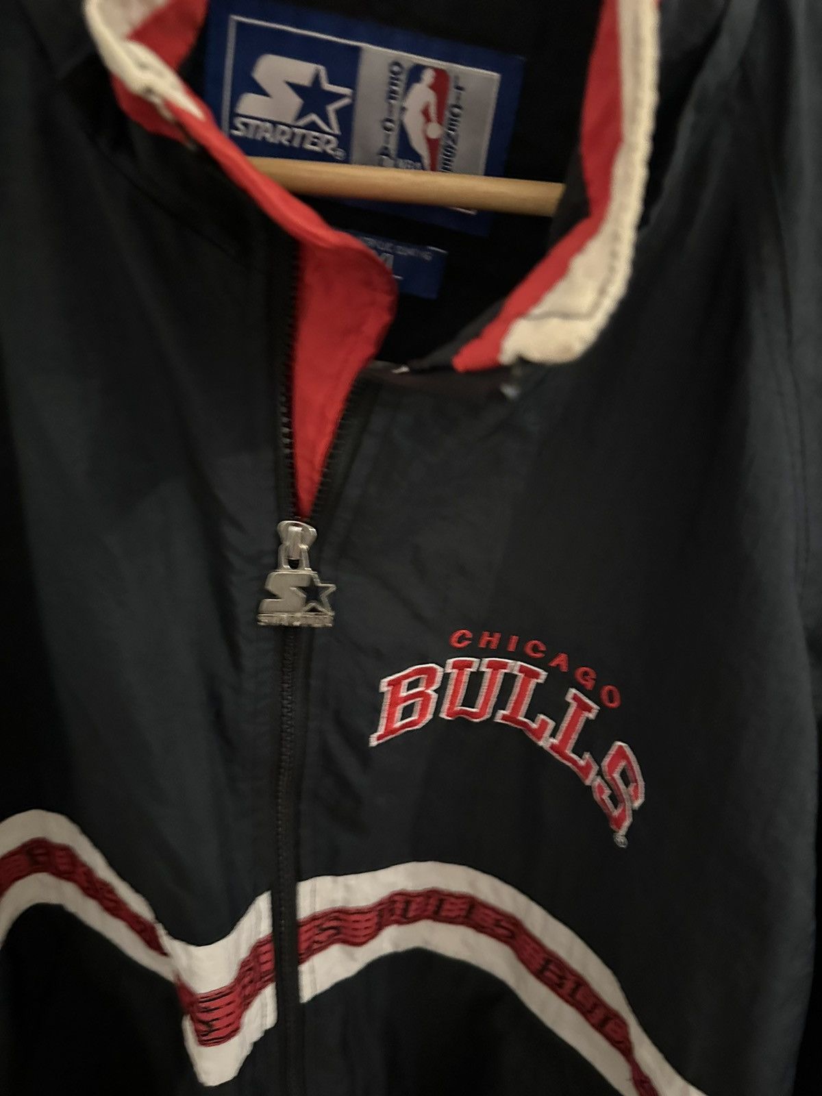 Starter Starter Jacket Chicago Bulls Size XL NBA Vintage Starter Size US XL / EU 56 / 4 - 6 Thumbnail