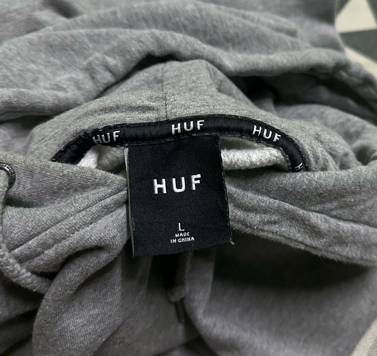 Huf HUF men’s Prism TT pullover hoodie backhit Size US L / EU 52-54 / 3 - 7 Thumbnail