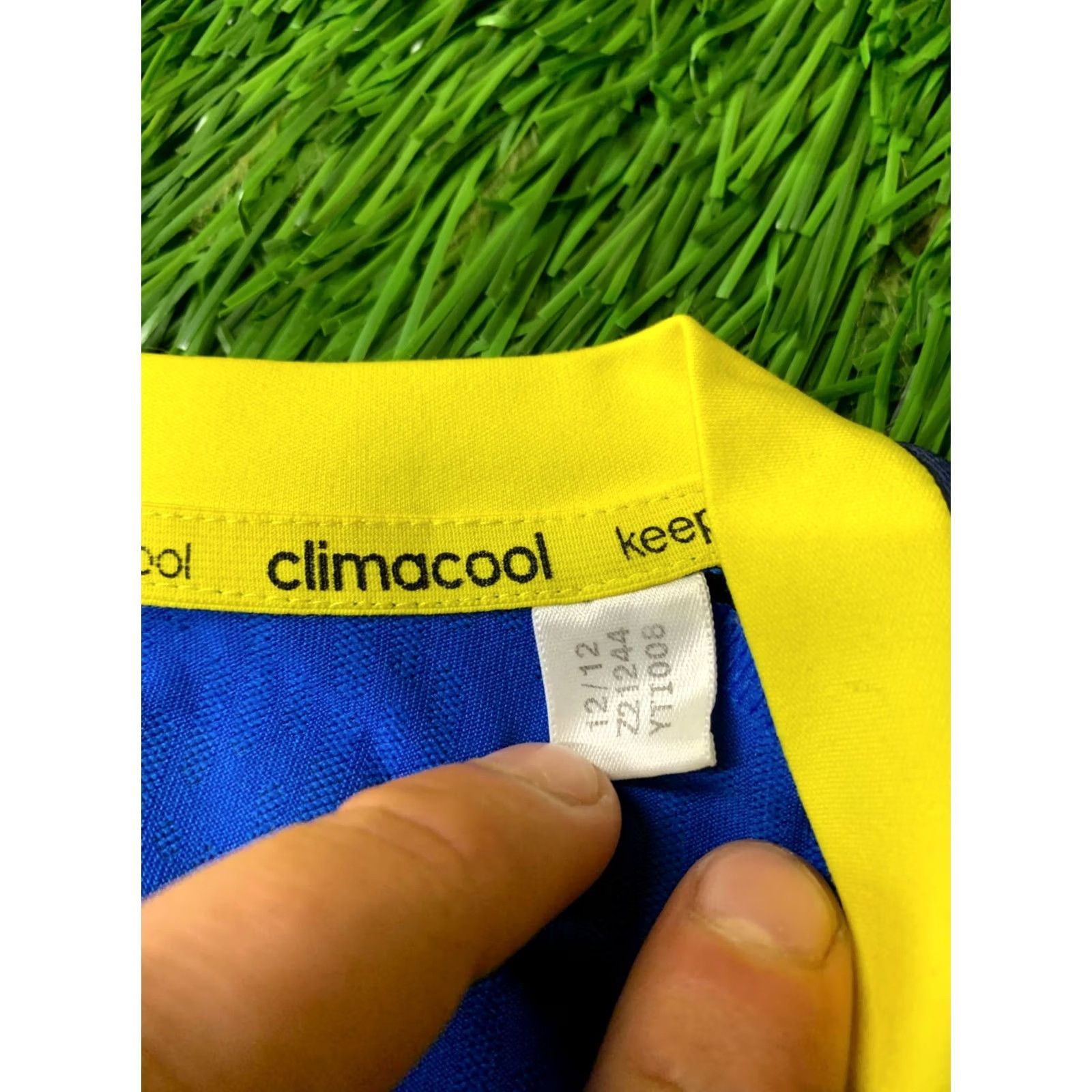 Adidas ADIDAS PERFORMANCE climacool ORIGINAL 2012 FOOTBALL SHIRT JERSEY SIZE L Shirt Men Blue and Yellow 2012 Adidas Climacool Football Shirt Size US L / EU 52-54 / 3 - 7 Thumbnail