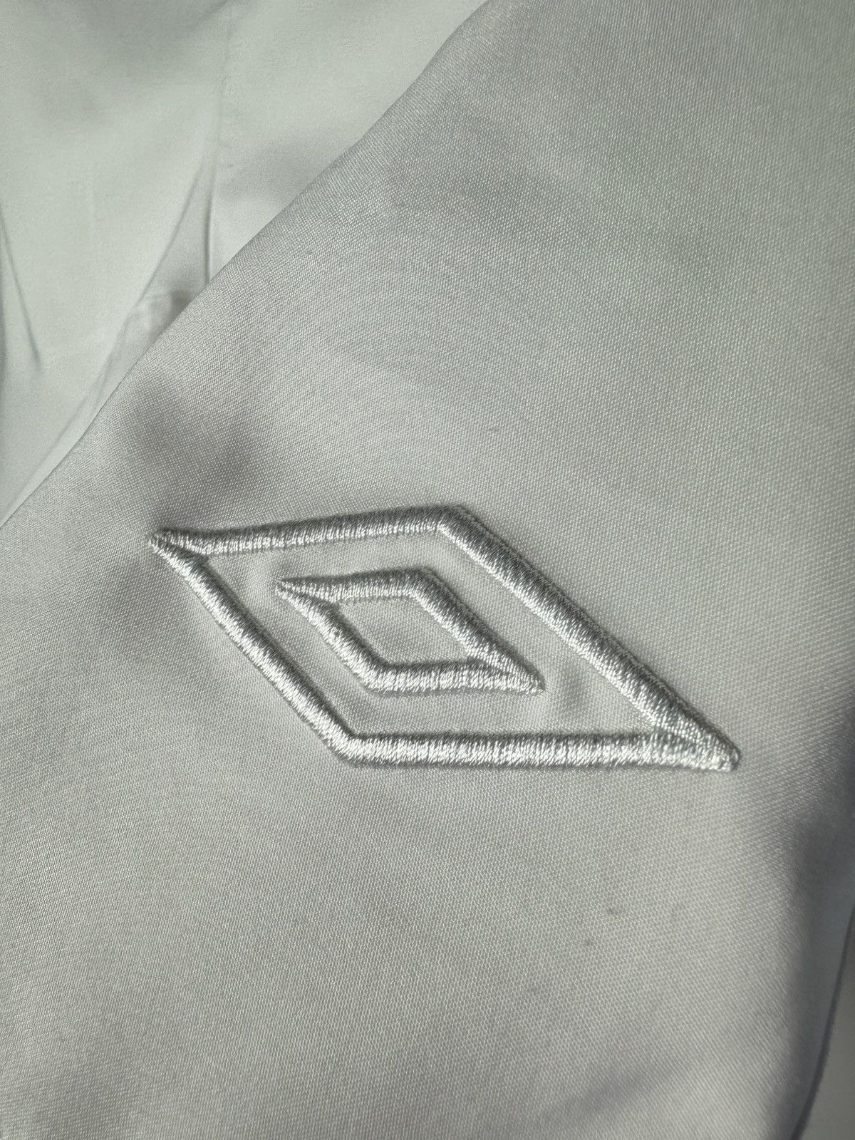 Umbro England 2009 2010 Home Football Soccer Jersey Umbro size L Size US 34 / EU 50 - 3 Thumbnail