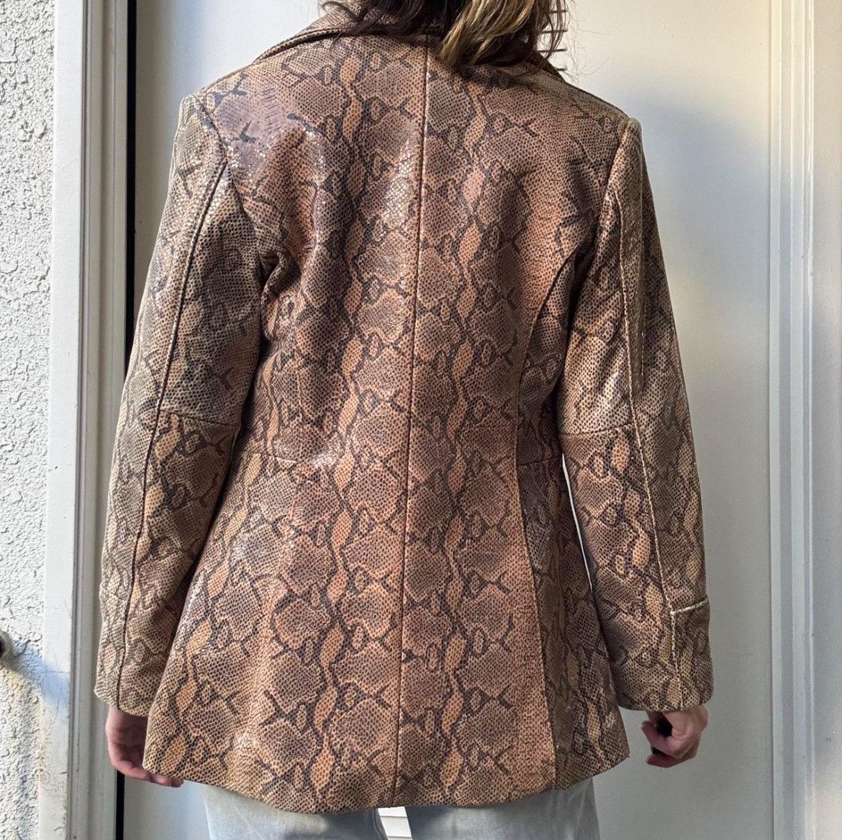 Vintage Y2K FAUX SNAKESKIN TAN LEATHER COAT Size XS / US 0-2 / IT 36-38 - 3 Thumbnail