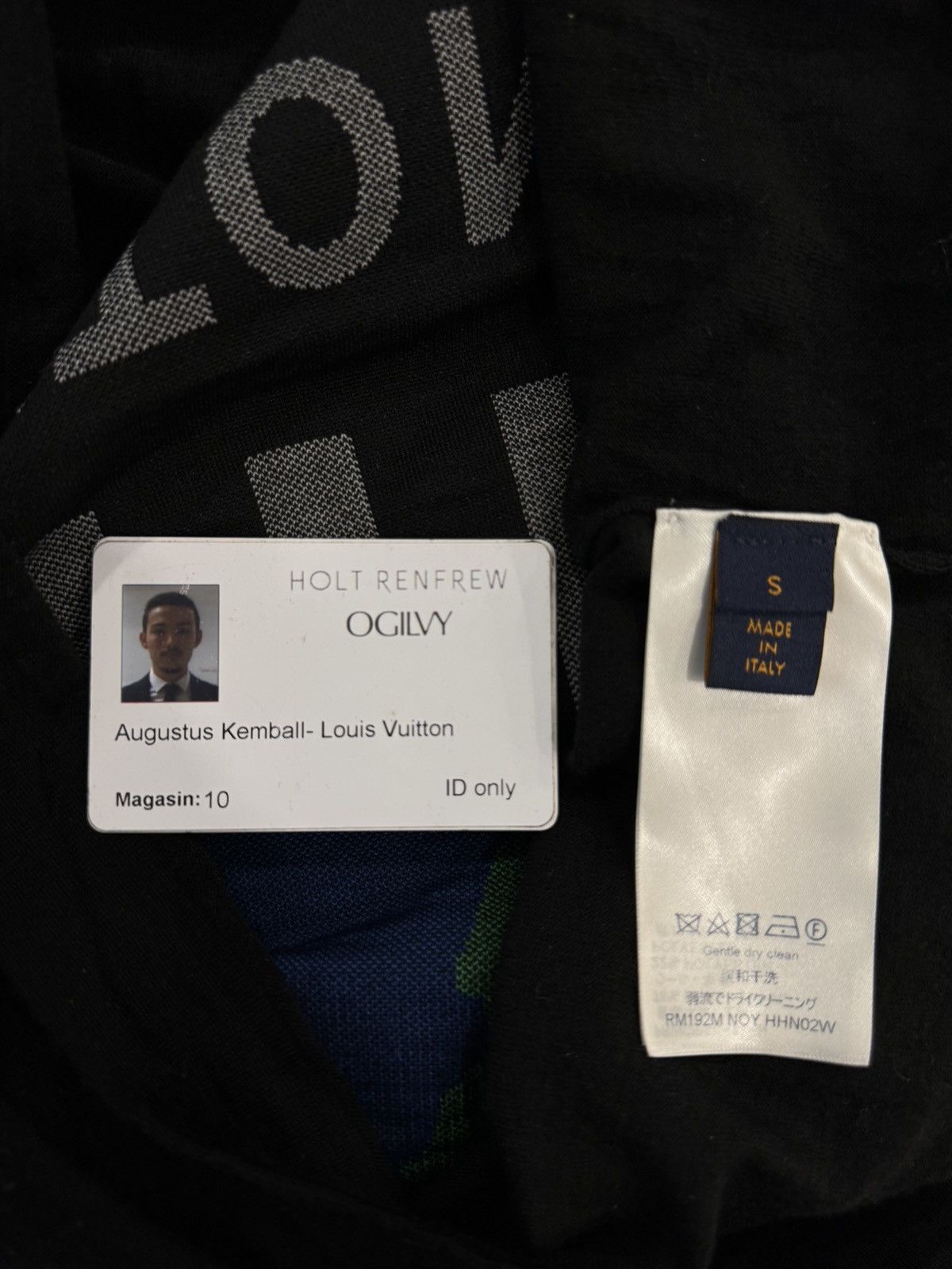 Louis Vuitton Louis Vuitton Jacauard Barcode Earth T-shirt Size US S / EU 44-46 / 1 - 4 Thumbnail