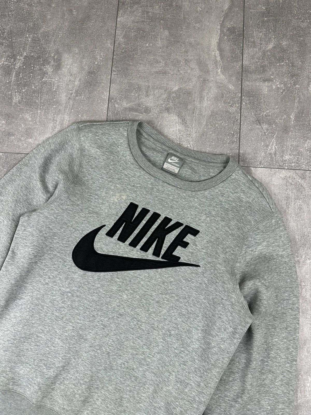 Nike Nike Mens Vintage Centr Logo Sweatshirt Size US S / EU 44-46 / 1 - 2 Thumbnail