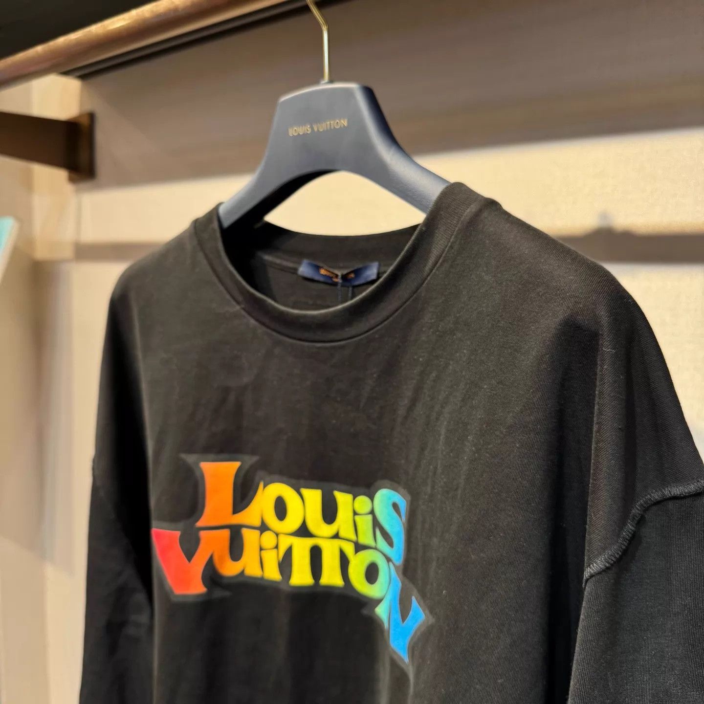 Louis Vuitton Louis Vuitton Rainbow Gradient LV Logo Print LS XL New Size US XL / EU 56 / 4 - 3 Thumbnail