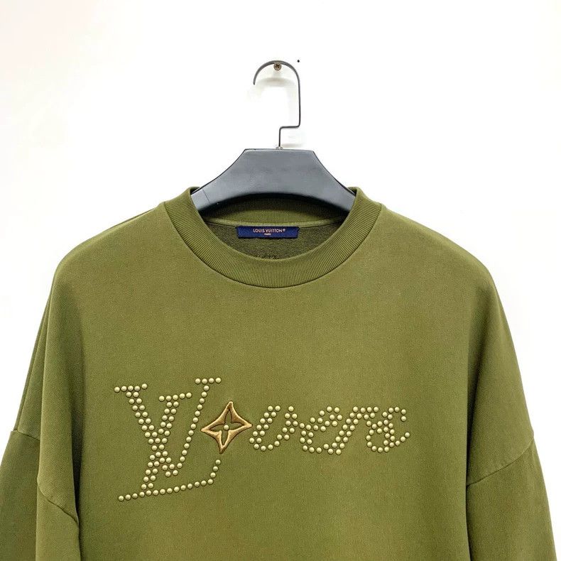 Louis Vuitton Louis Vuitton Studded letter sweatshirt Size US S / EU 44-46 / 1 - 3 Thumbnail