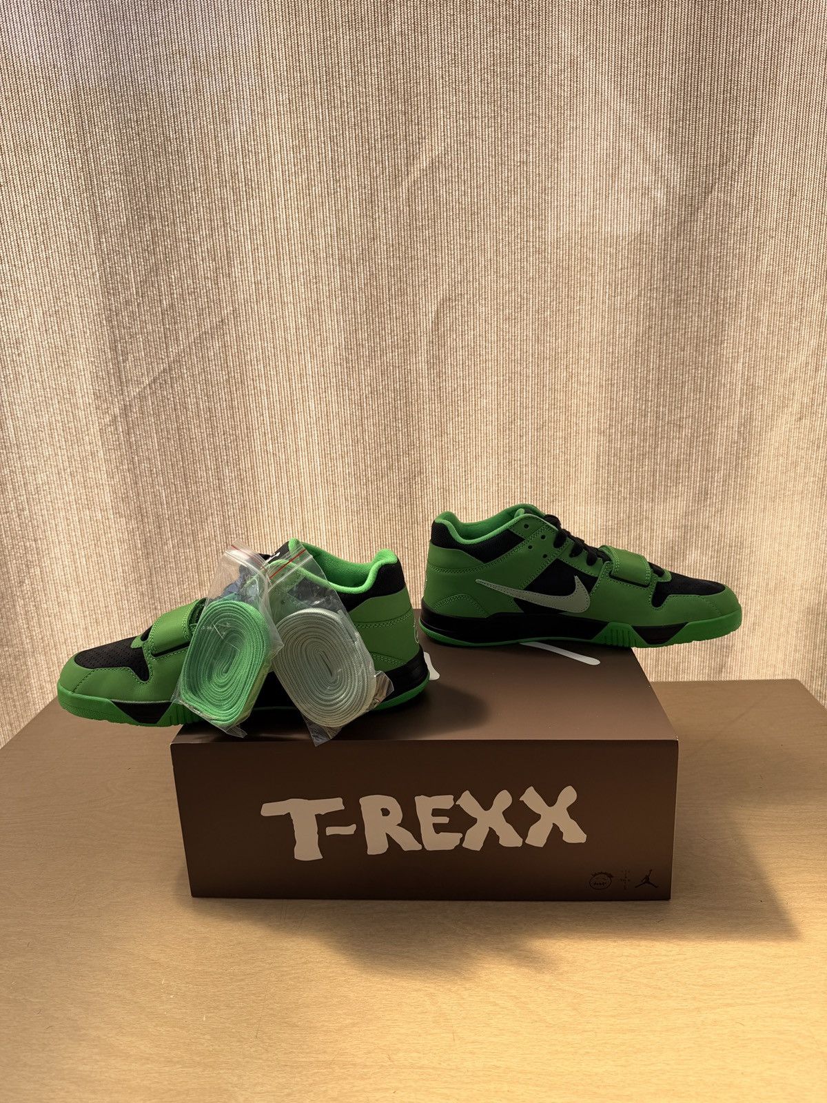 Nike × Travis Scott Jordan CJ1 T-Rexx Travis Scott Green Spark Size US 10 / EU 43 - 3 Thumbnail