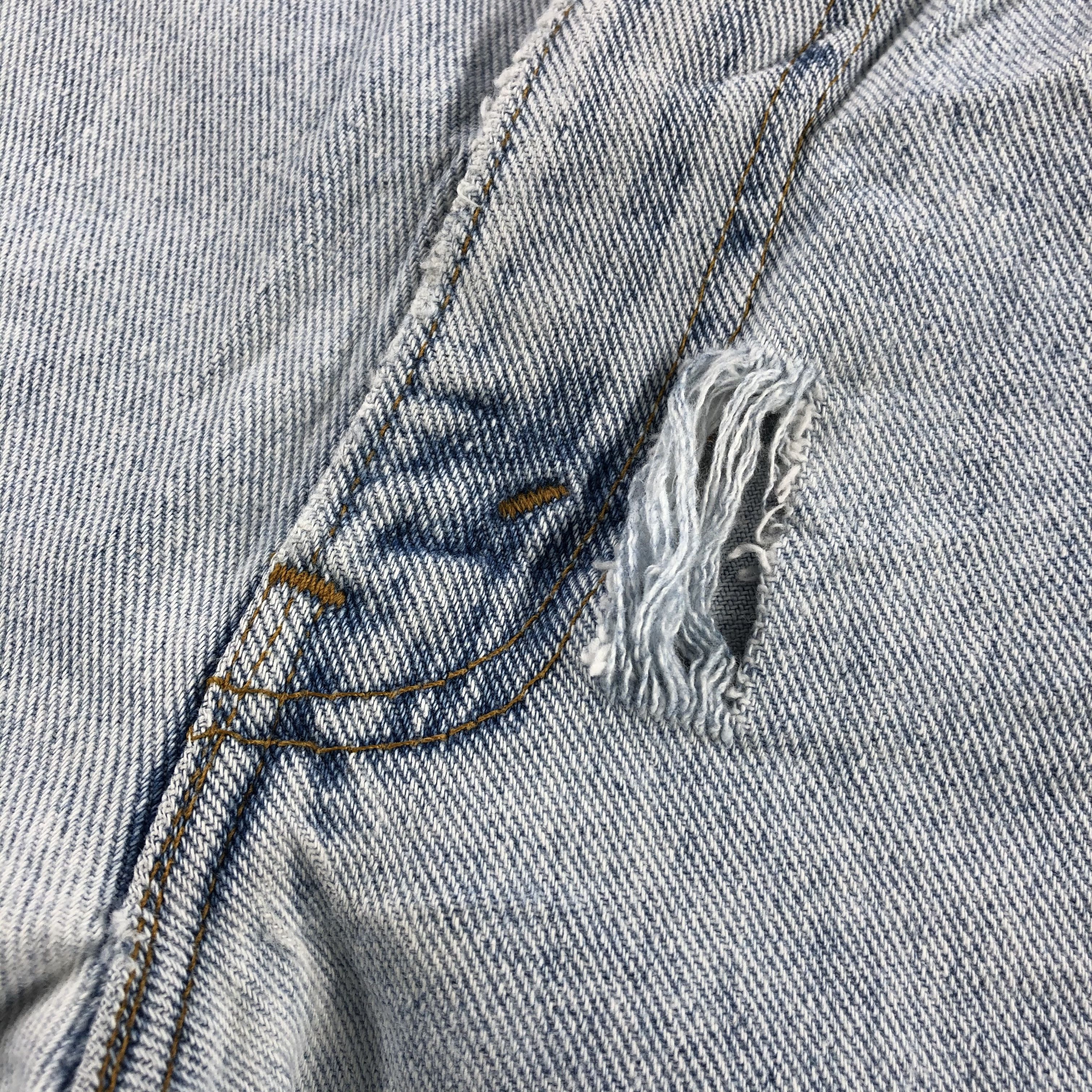 Levi's Vintage 90s Levi's 550 Jeans Distress Light wash Denim KJ899 Size US 29 - 11 Thumbnail