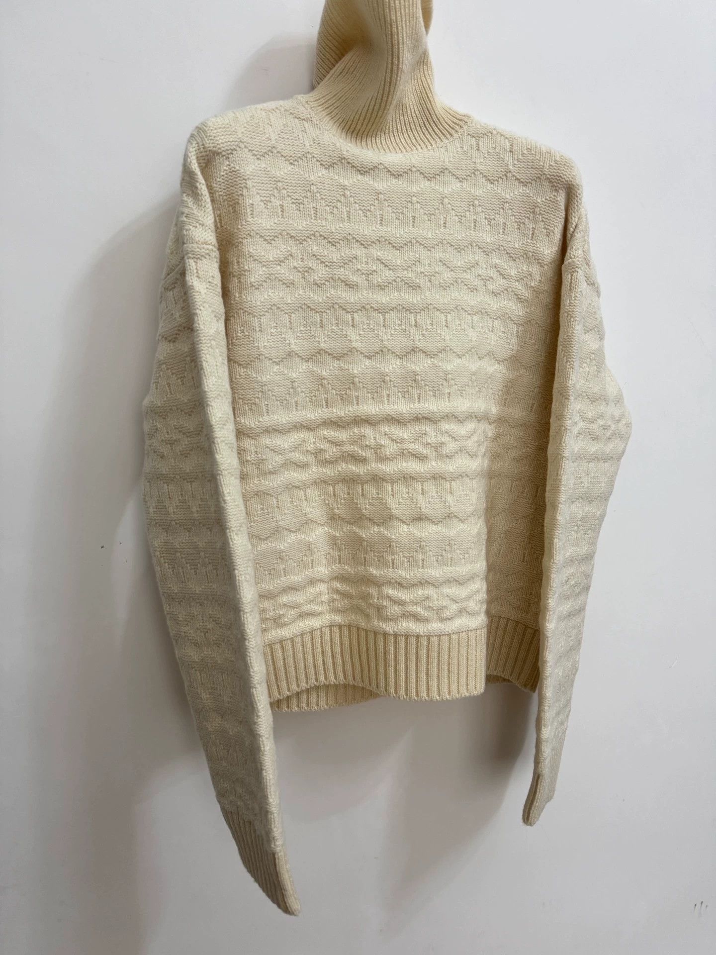 Takahiromiyashita The Soloist. TAKAHIROMIYASHITA THE soloist 46 elastic sweaters Size US S / EU 44-46 / 1 - 4 Thumbnail