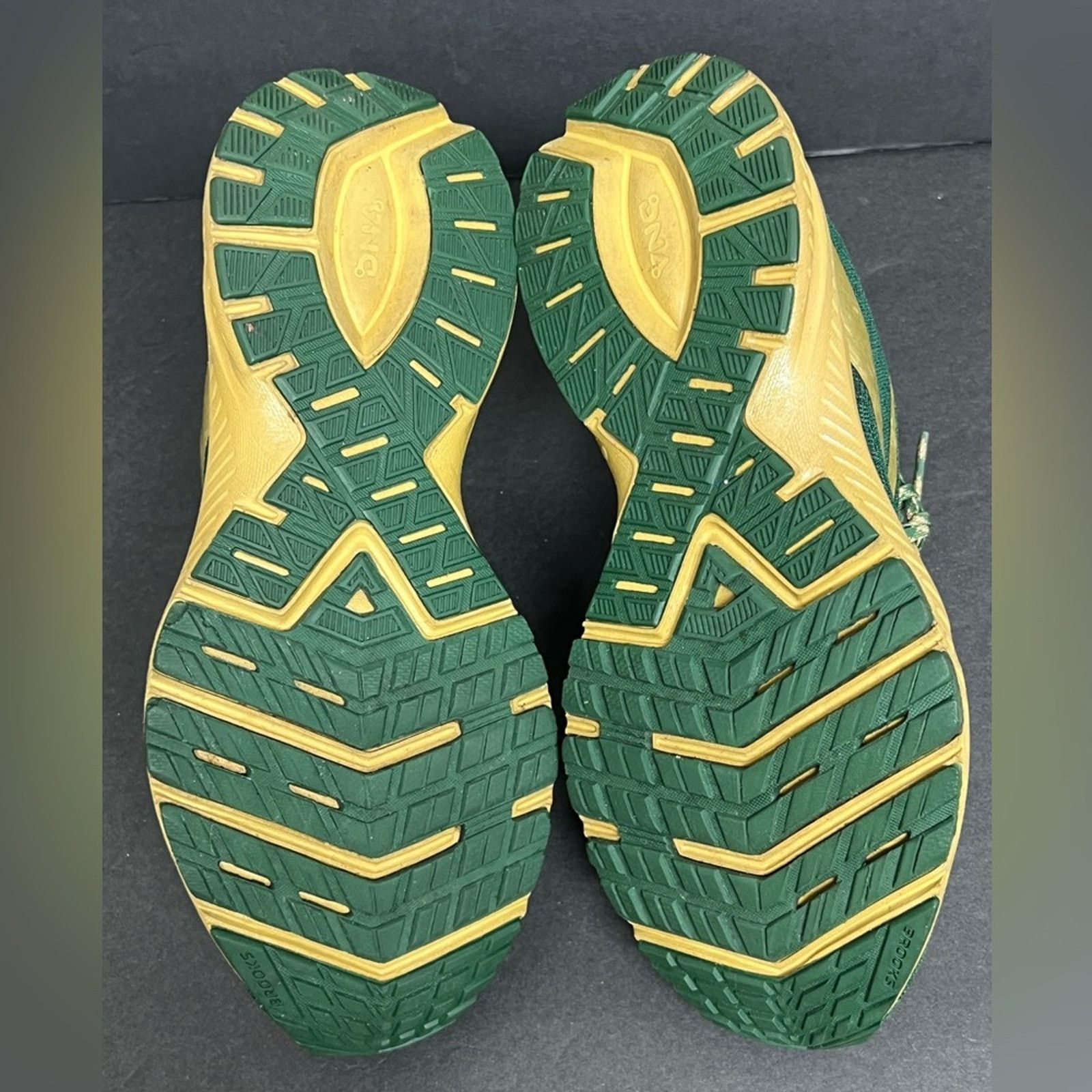 Brooks Brooks Launch 7 Run Lucky Shoes Womens Size 7 St. Patrick Size US 7 / IT 37 - 9 Thumbnail
