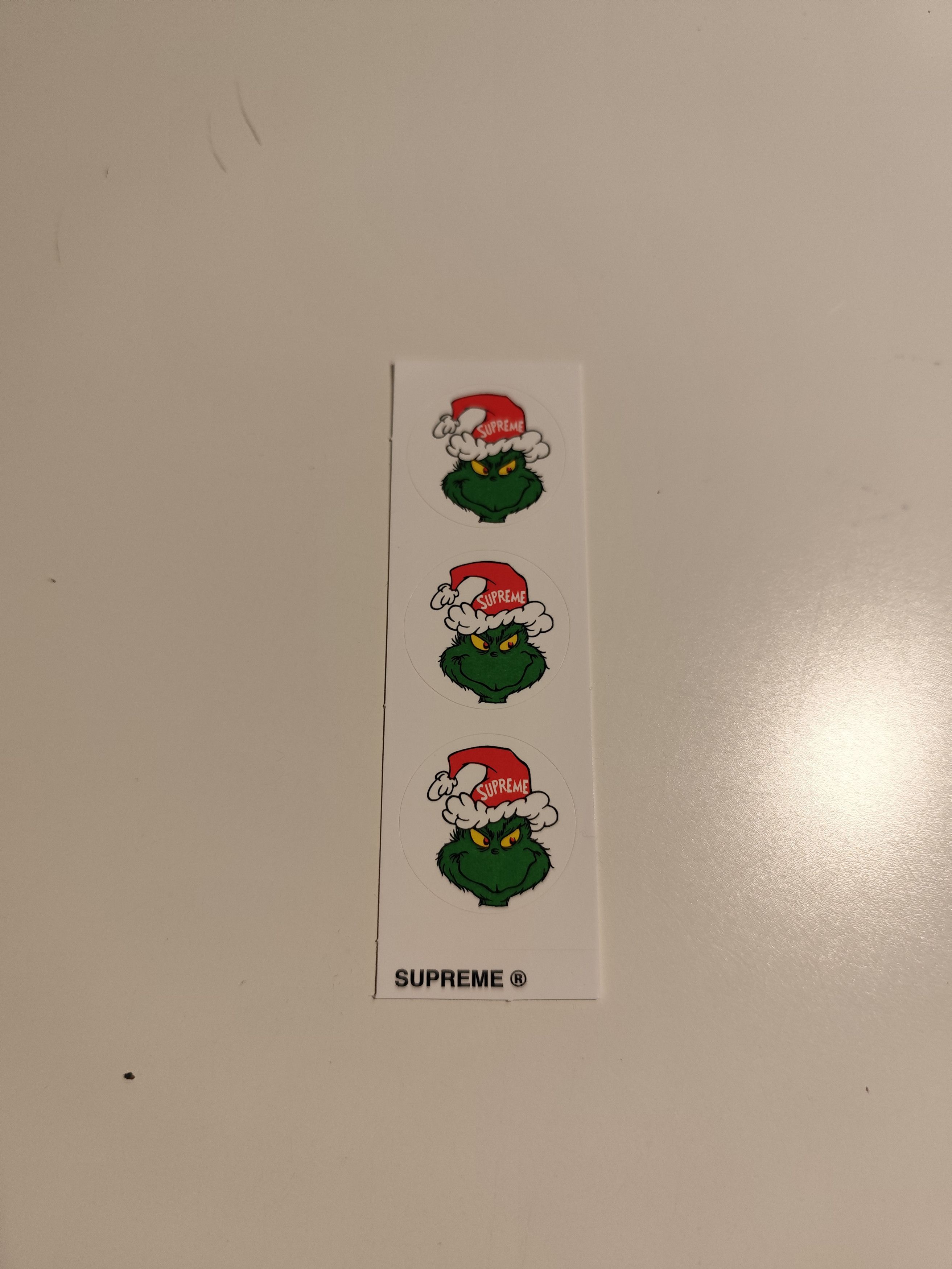 Supreme Supreme grinch sticker Size ONE SIZE - 1 Thumbnail