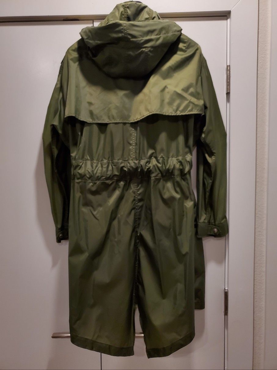Burberry Burberry Rare Hood Raincoat Sz M Size US M / EU 48-50 / 2 - 3 Thumbnail