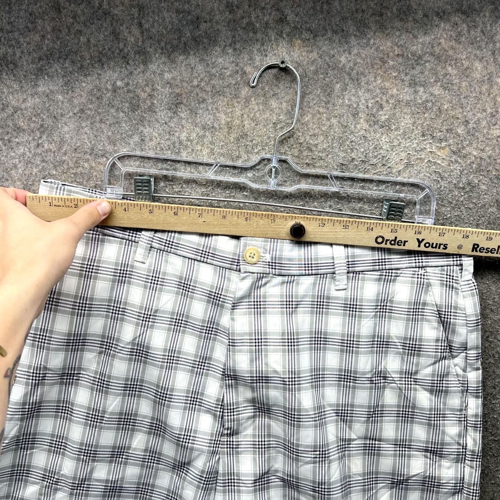 Izod Izod PerformX Golf Shorts Mens 36 Gray Plaid Chino Stretch Performance 9 Inseam Size US 36 / EU 52 - 5 Thumbnail