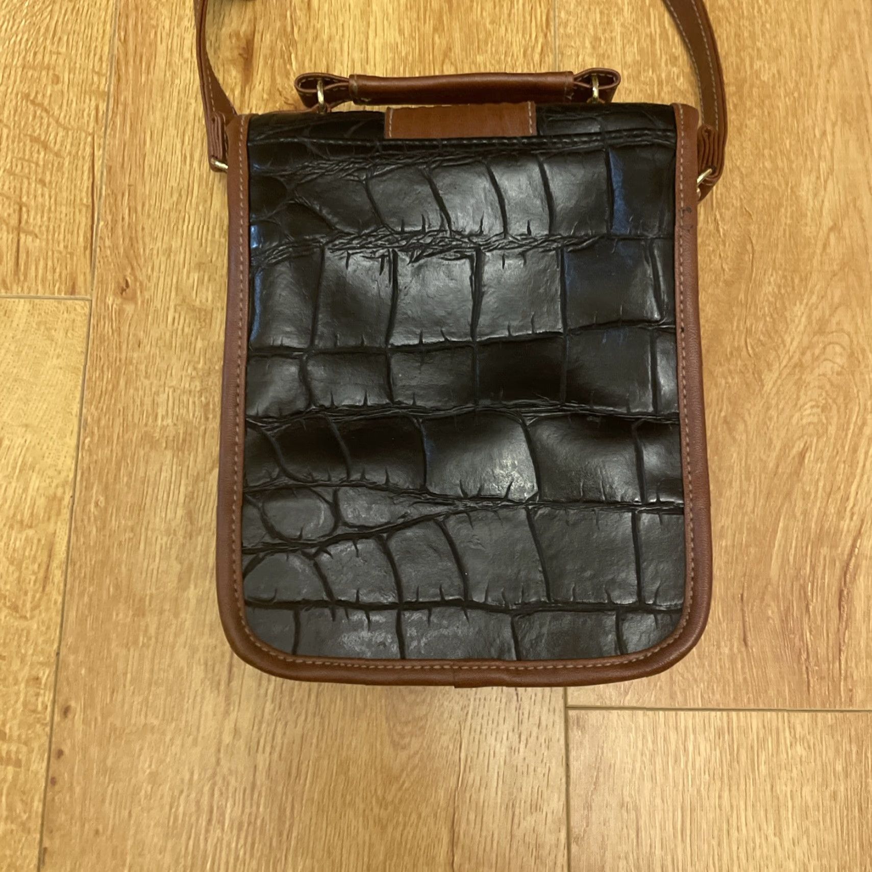 Dolce Vita VINTAGE Jackson Crossbody Bag Women's All Weather Black Brown Faux Leather Crocodile Logo 90s Derby Size ONE SIZE - 4 Thumbnail
