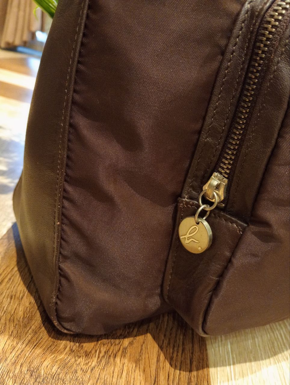 agnes b. AGNES B. ADJUSTABLE STRAP SHOULDER BAG - CLASSIC DESIGN Size ONE SIZE - 6 Thumbnail