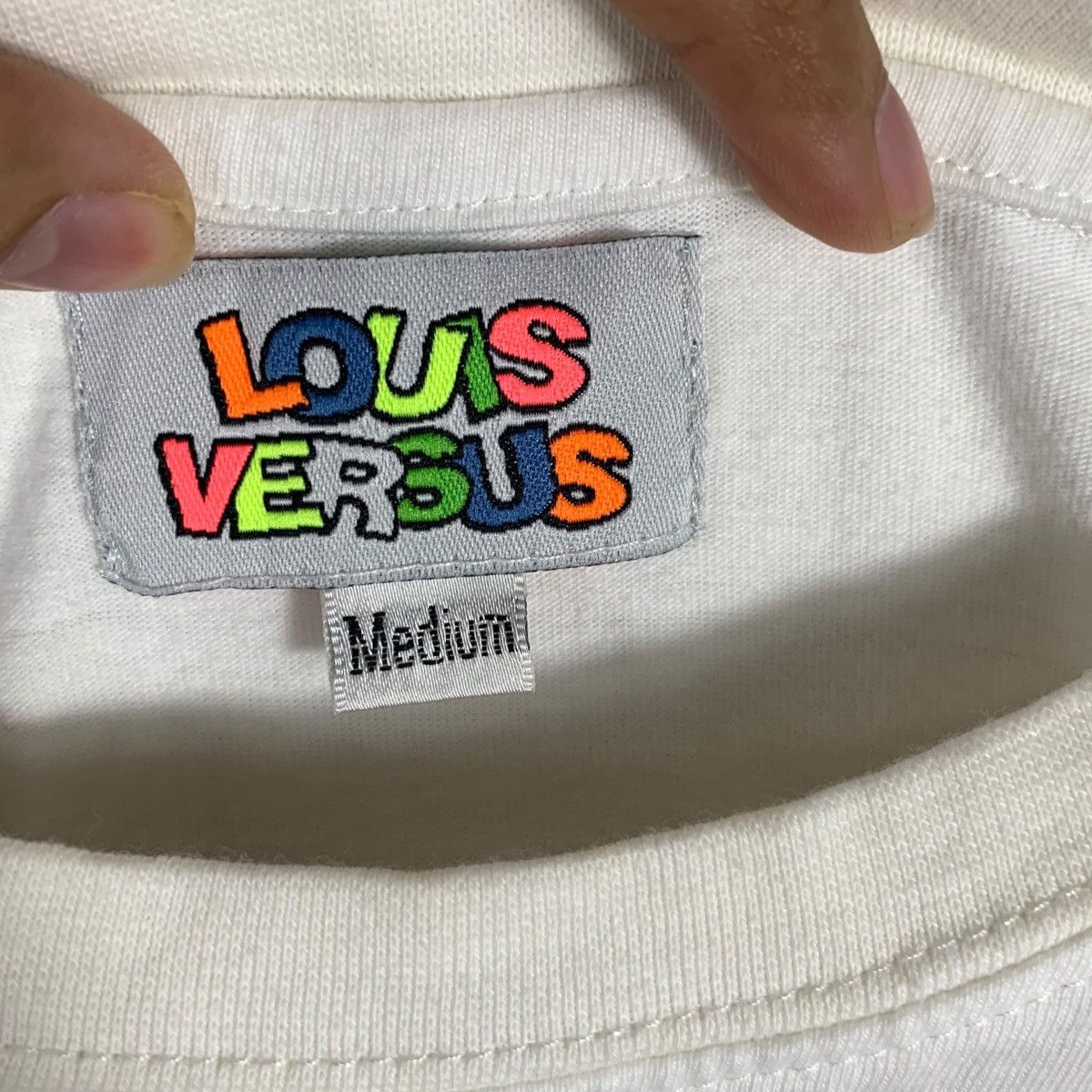 Vintage Vintage LOUIS VERSUS ITALY Embroidered Logo Baggy Tee Shirt Size M / US 6-8 / IT 42-44 - 8 Thumbnail