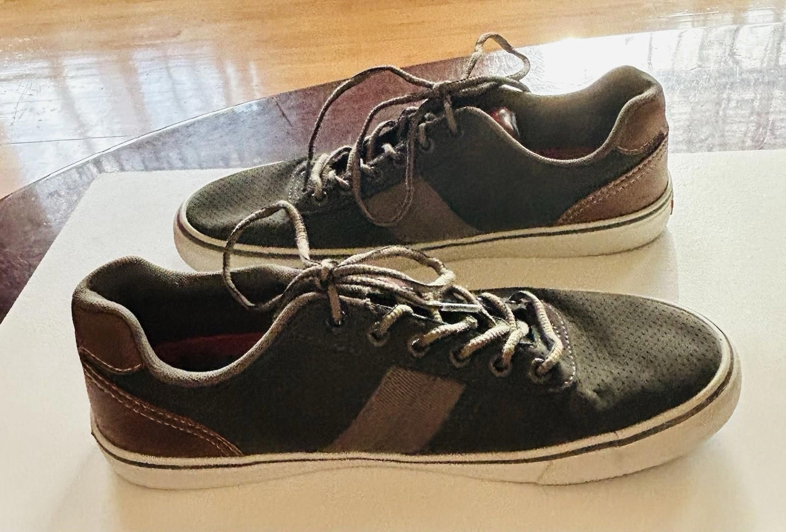Levi's Levi's Mens Casual Lace-up Sneaker Shoe Sz 9 Size US 9 / EU 42 - 4 Thumbnail