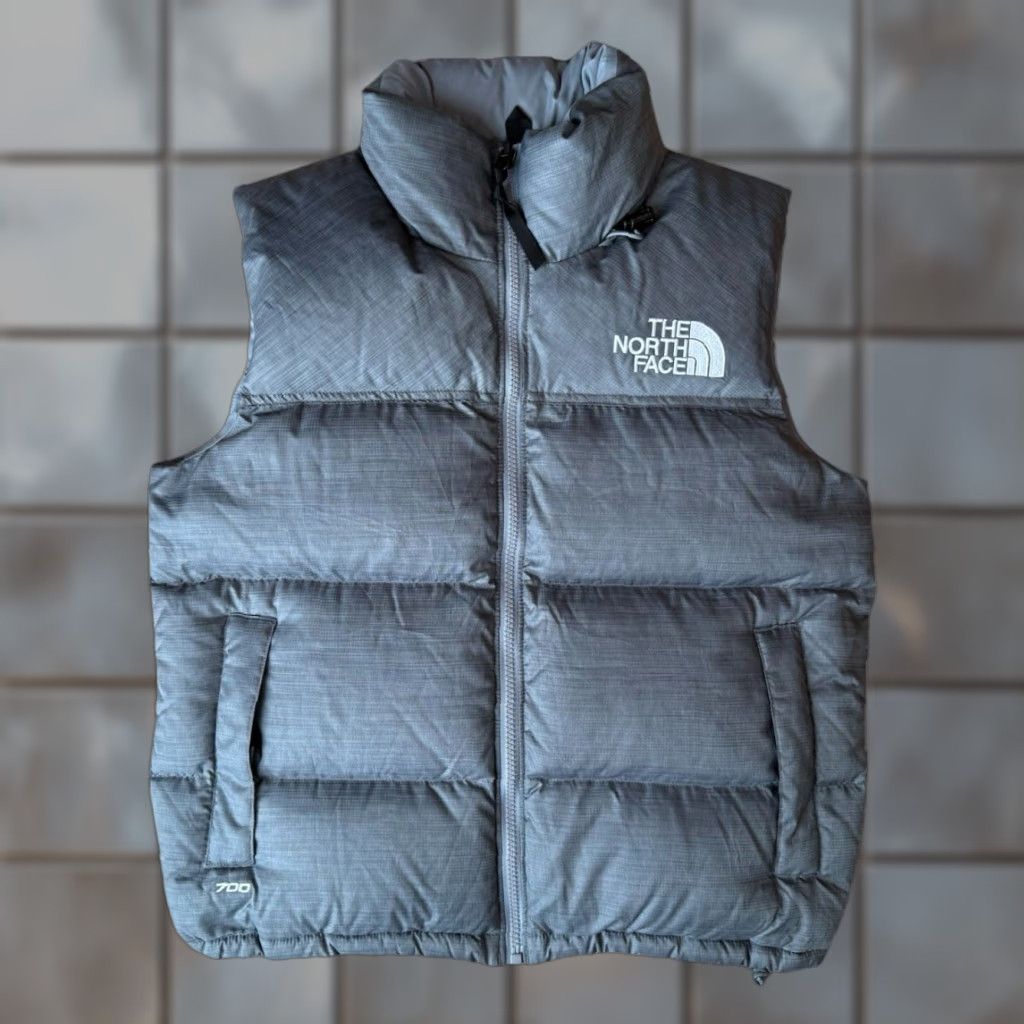 The North Face VINTAGE North Face 700 Vest Women's Small Goose Down Insulated Full Zip Winter Outerwear Jacket/Coat Size S / US 4 / IT 40 - 1 Thumbnail