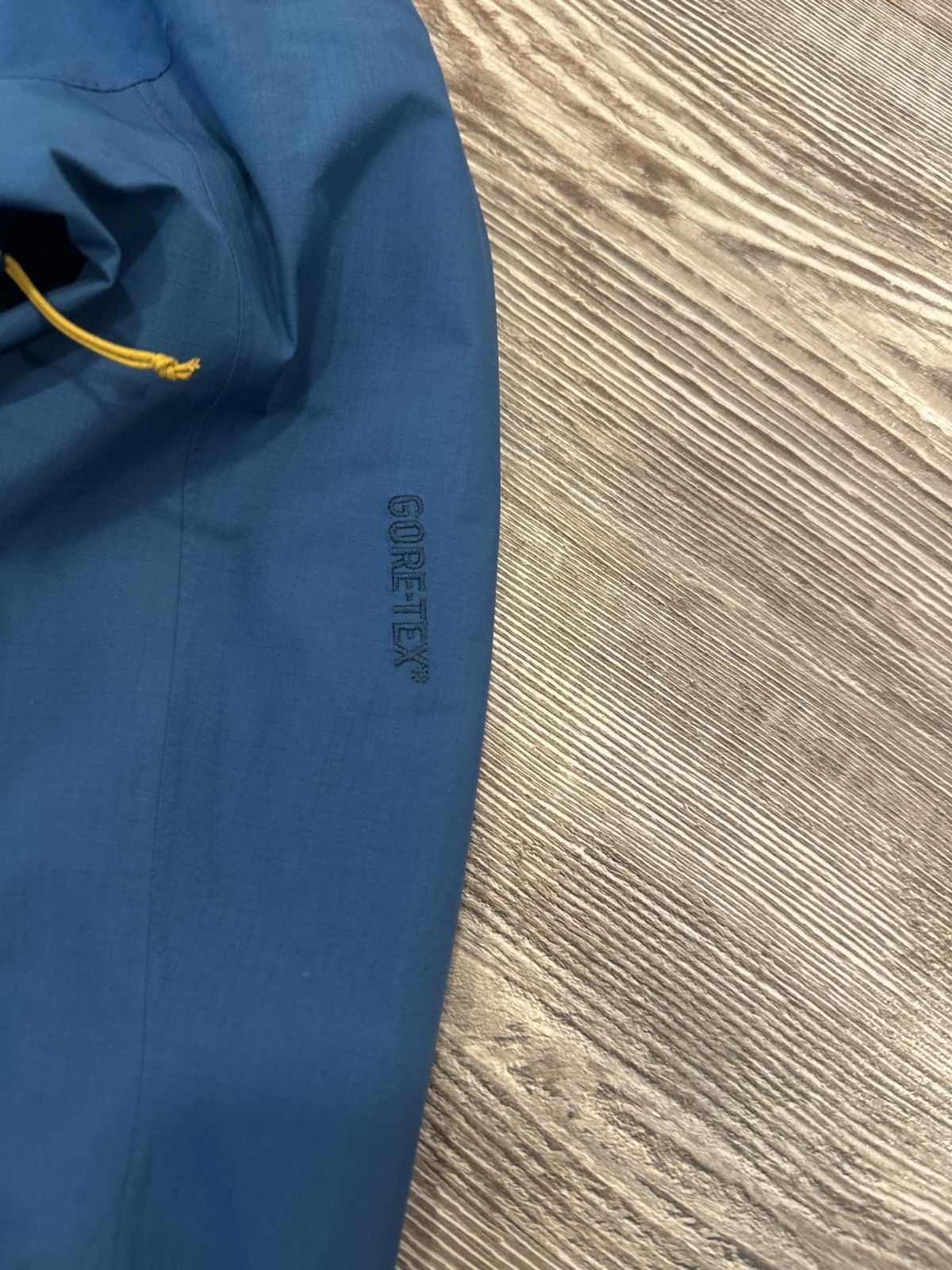 Arc'teryx Vintage Mens Arcteryx Alpha Gore-tex Jacket size L Size US L / EU 52-54 / 3 - 8 Thumbnail