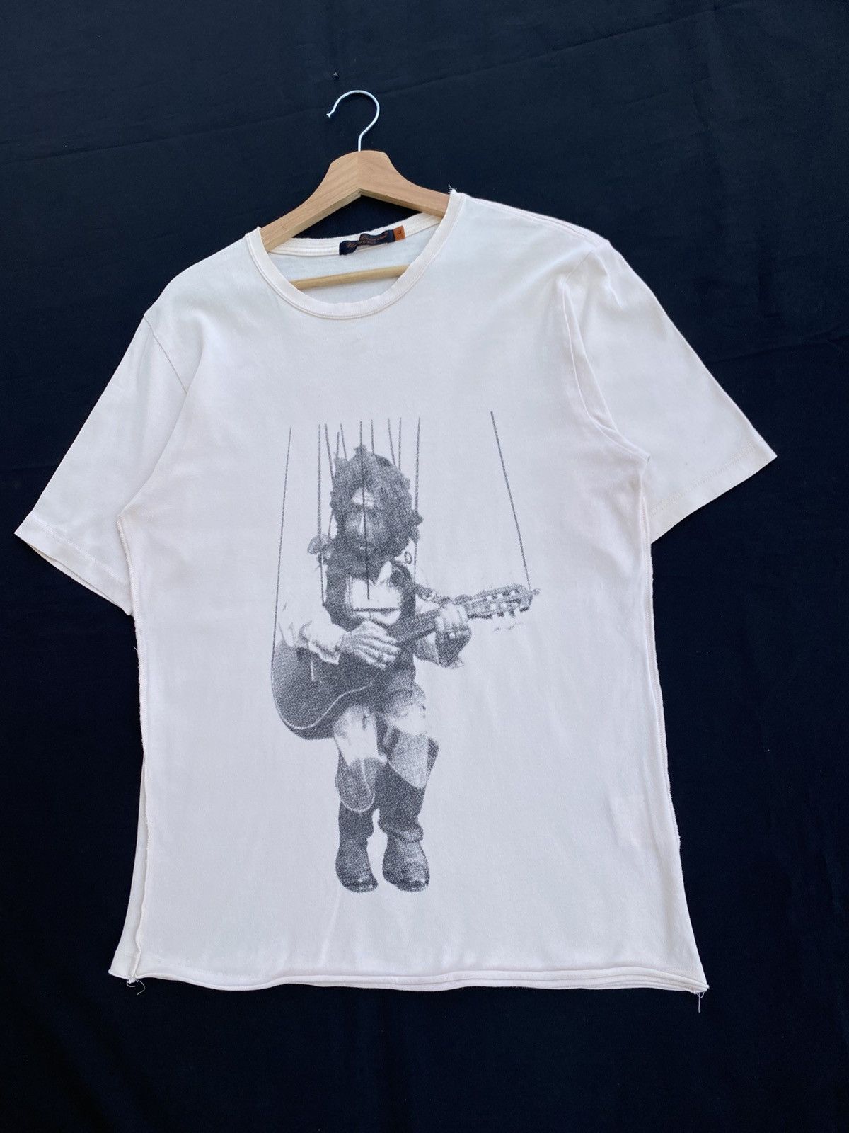 Undercover Undercover SS06 Reverse Seam Guitar Puppet Tee Bob Dylan Size US L / EU 52-54 / 3 - 4 Thumbnail