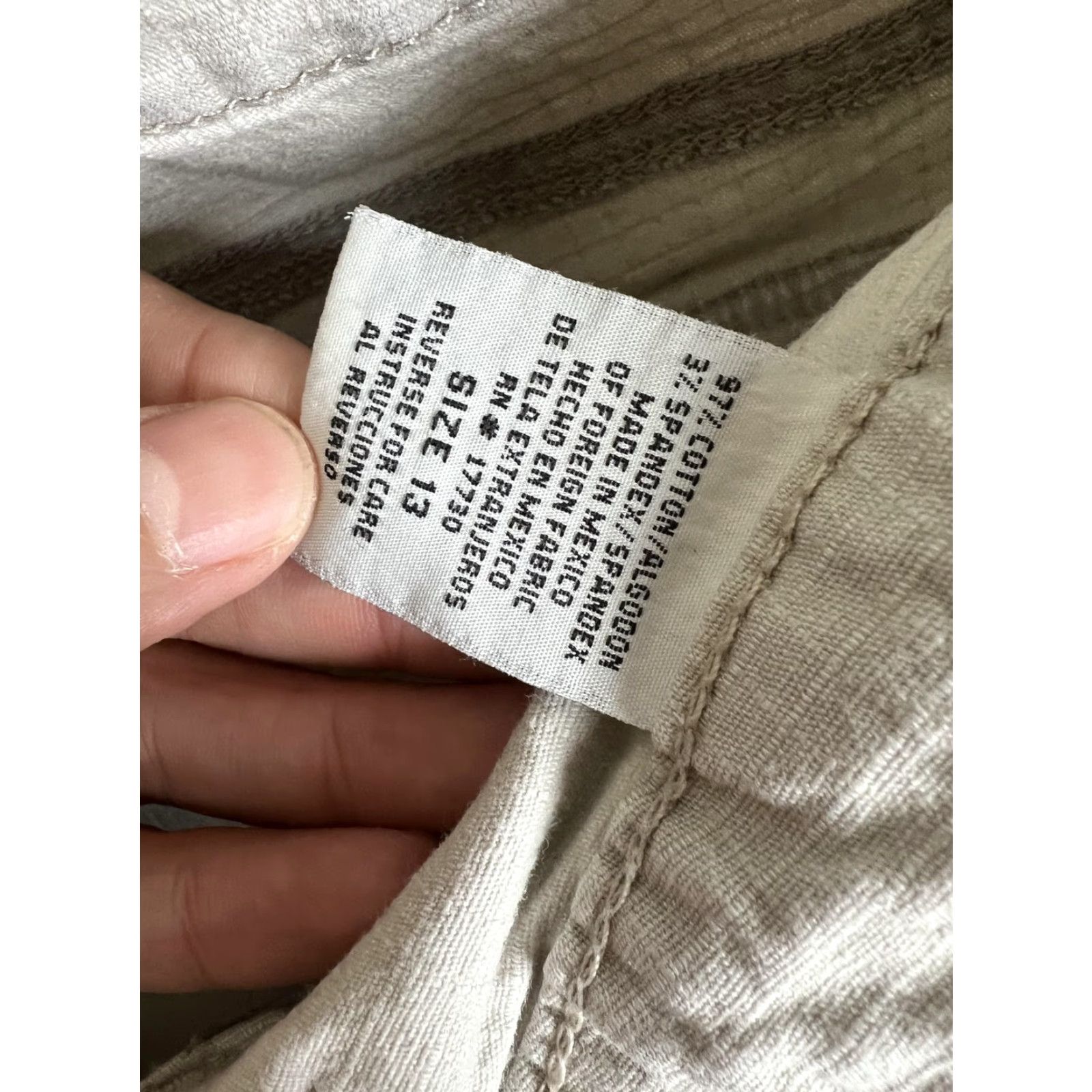 Mossimo VINTAGE Mossimo Capri Pants Juniors 13 Beige Straight Leg Stretch Cargo Y2K Size 34" / US 12 / IT 48 - 4 Thumbnail