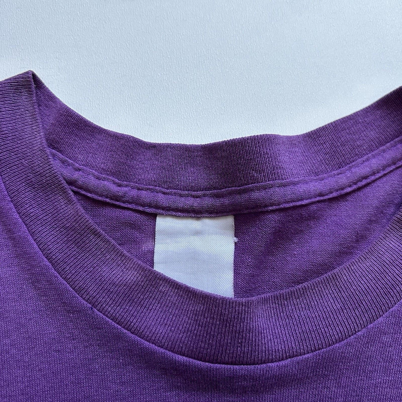 Vintage Vintage 90s Faded Purple Blank Pocket T Shirt Medium Rare Size US M / EU 48-50 / 2 - 3 Thumbnail