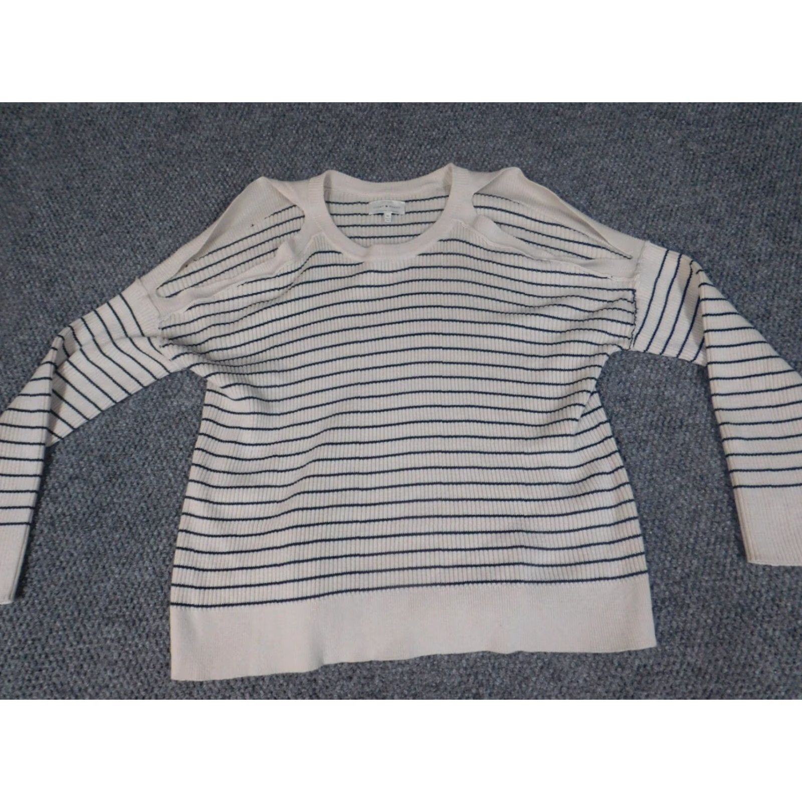 Lucky Brand Lucky Brand Sweater Womens Medium Beige off the shoulder slit pullover Size M / US 6-8 / IT 42-44 - 4 Thumbnail