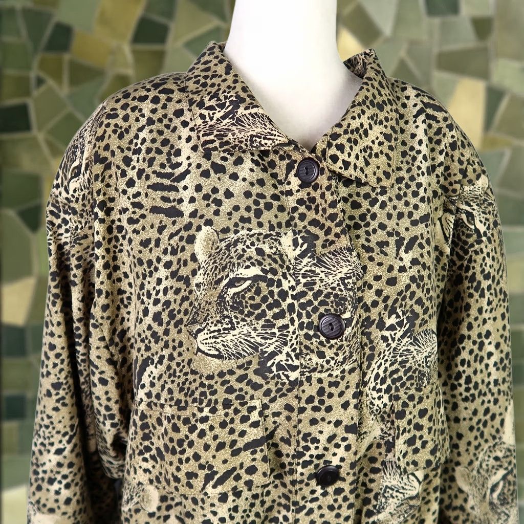 Vintage VINTAGE Bomber Jacket Shirt Women Adult Regular L Tan Black Cheetah Print Satin Zip 80s 90s Animal Print Casual Jacket Size L / US 10 / IT 46 - 1 Thumbnail