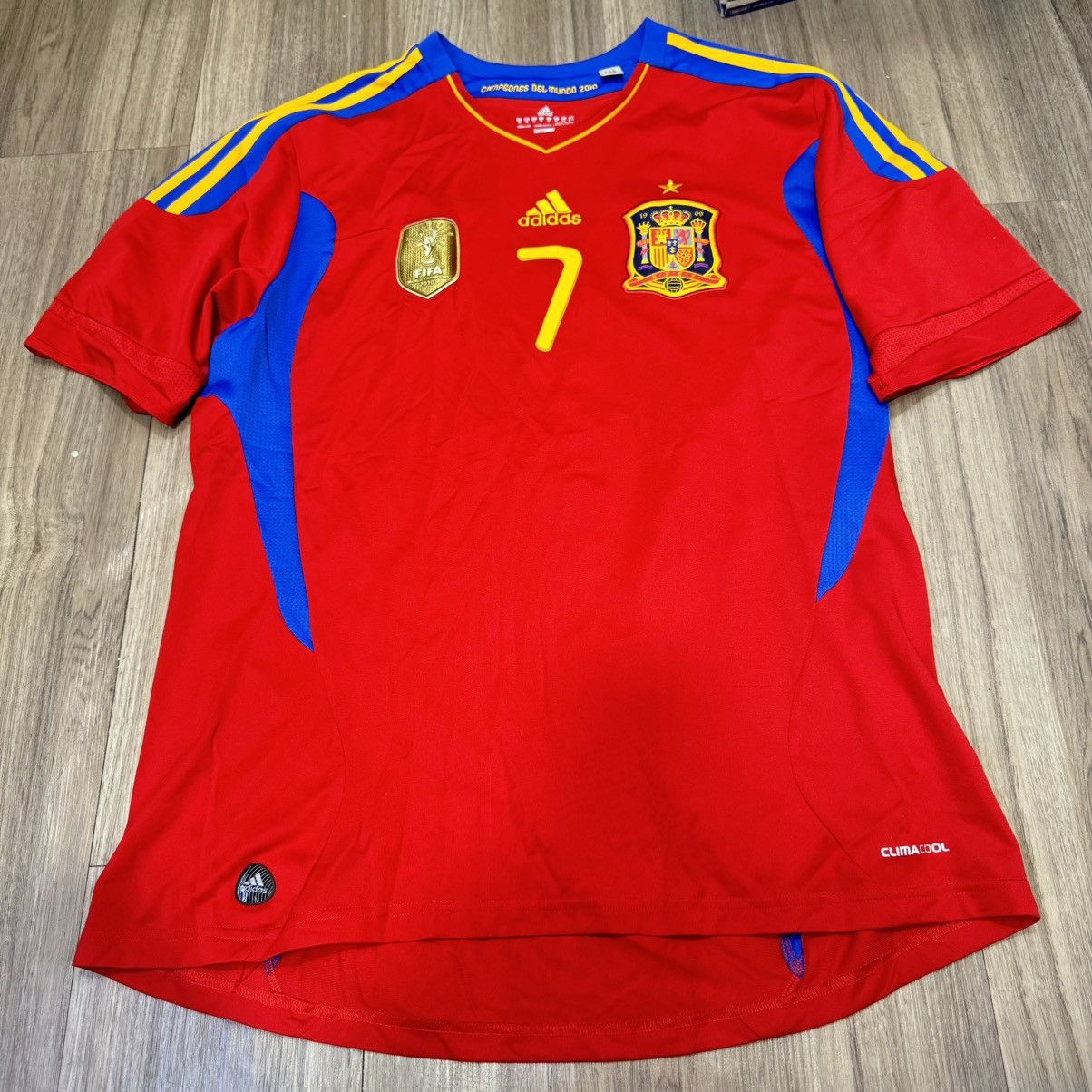 Adidas Spain 10/11 home shirt #7 David Villa Size US XL / EU 56 / 4 - 1 Thumbnail