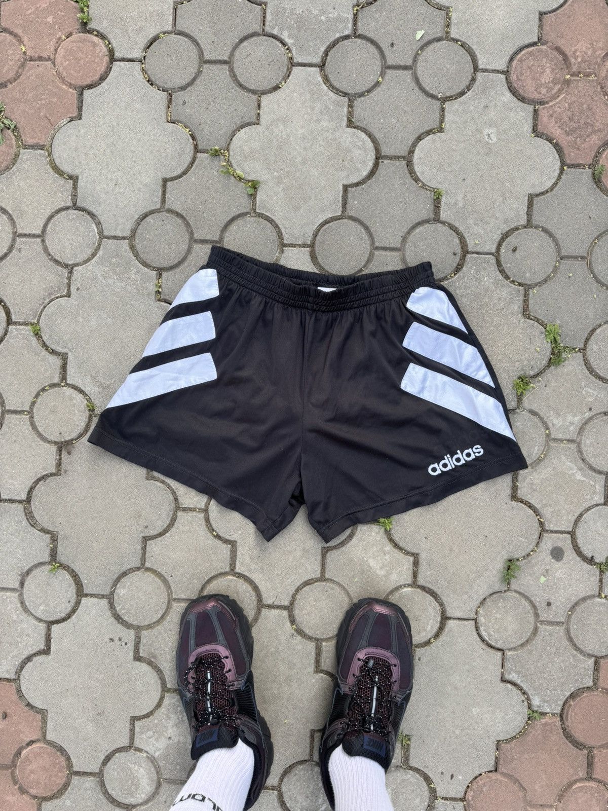 Adidas Vintage Adidas Retro Three Stripes Shorts Y2K Size US 32 / EU 48 - 2 Thumbnail