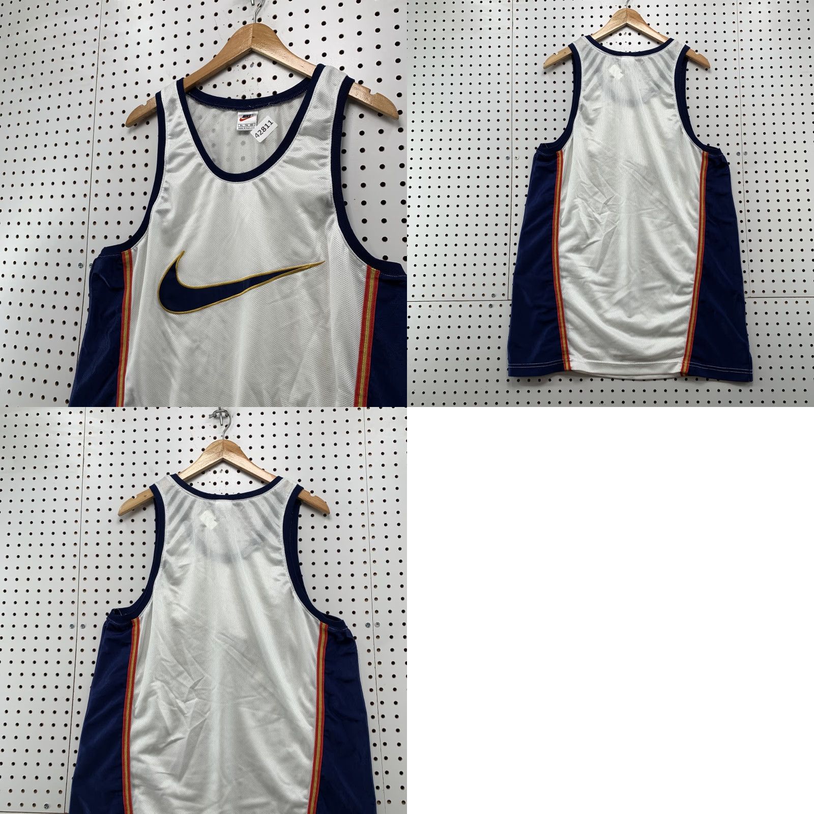 Nike Nike Tank Top White/Blue Sleeveless XL Mens XL Color Blue Logo 100% Polyester Activewear Tank Size US XL / EU 56 / 4 - 8 Thumbnail