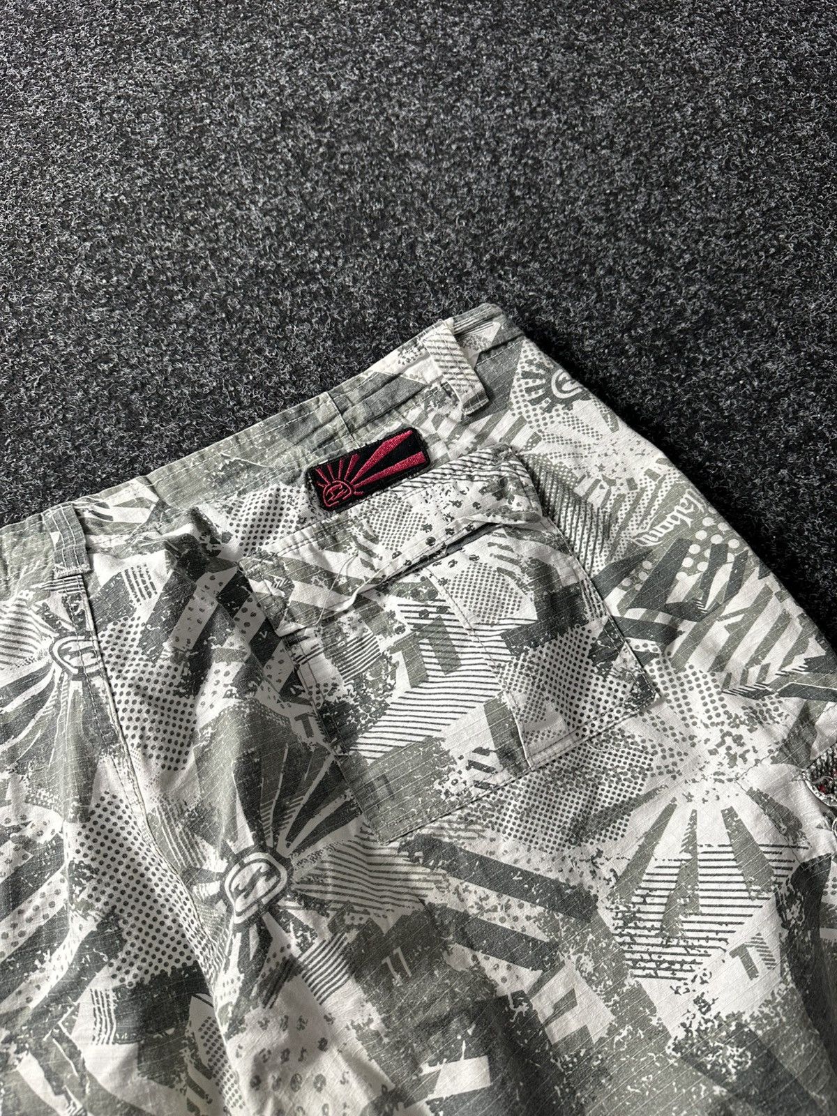 Billabong × Vintage 🚨Vintage BILLABONG OVER PRINT FLOWER Japanese Surf Shorts Size US 42 / EU 58 - 10 Thumbnail