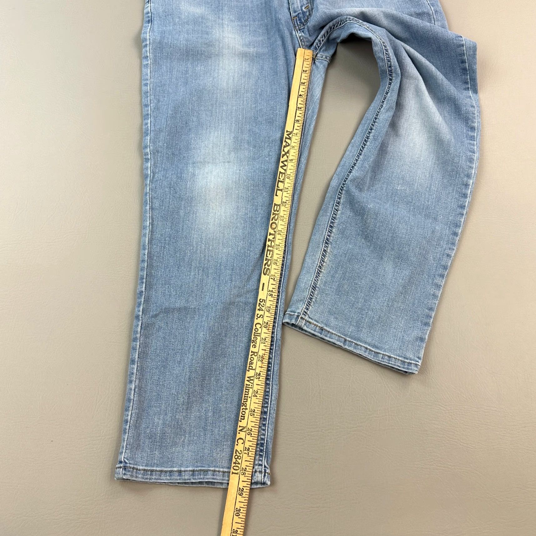 Levi's Levis 541 Jeans Mens 42x30 42x29 Athletic Taper Stretch Denim Medium Wash Casual Size US 42 / EU 58 - 2 Thumbnail