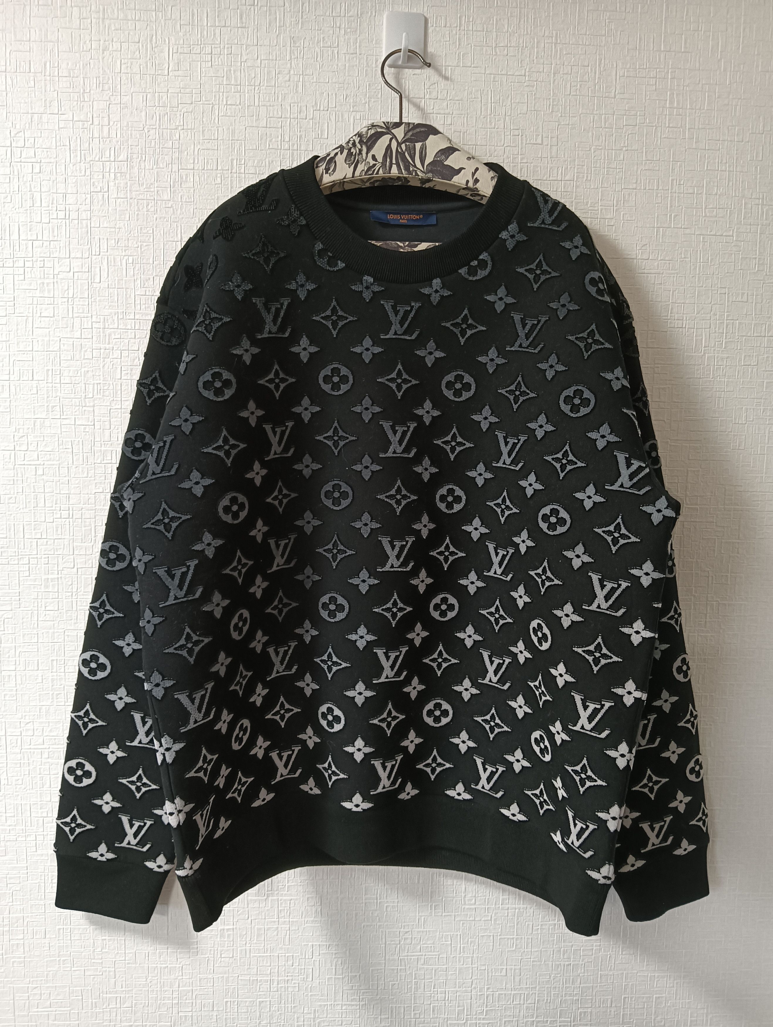 Lv monogram sweatshirt hotsell