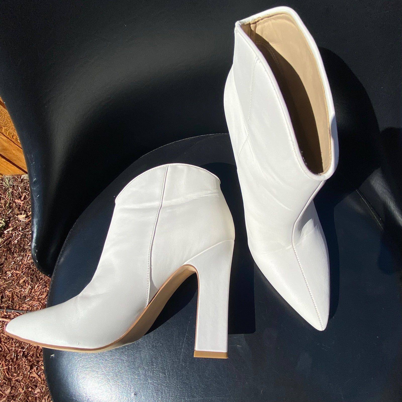 Marc Fisher Marc Fisher LTD White Leather Pointed Toe Ankle Booties Size US 8.5 / IT 38.5 - 12 Thumbnail
