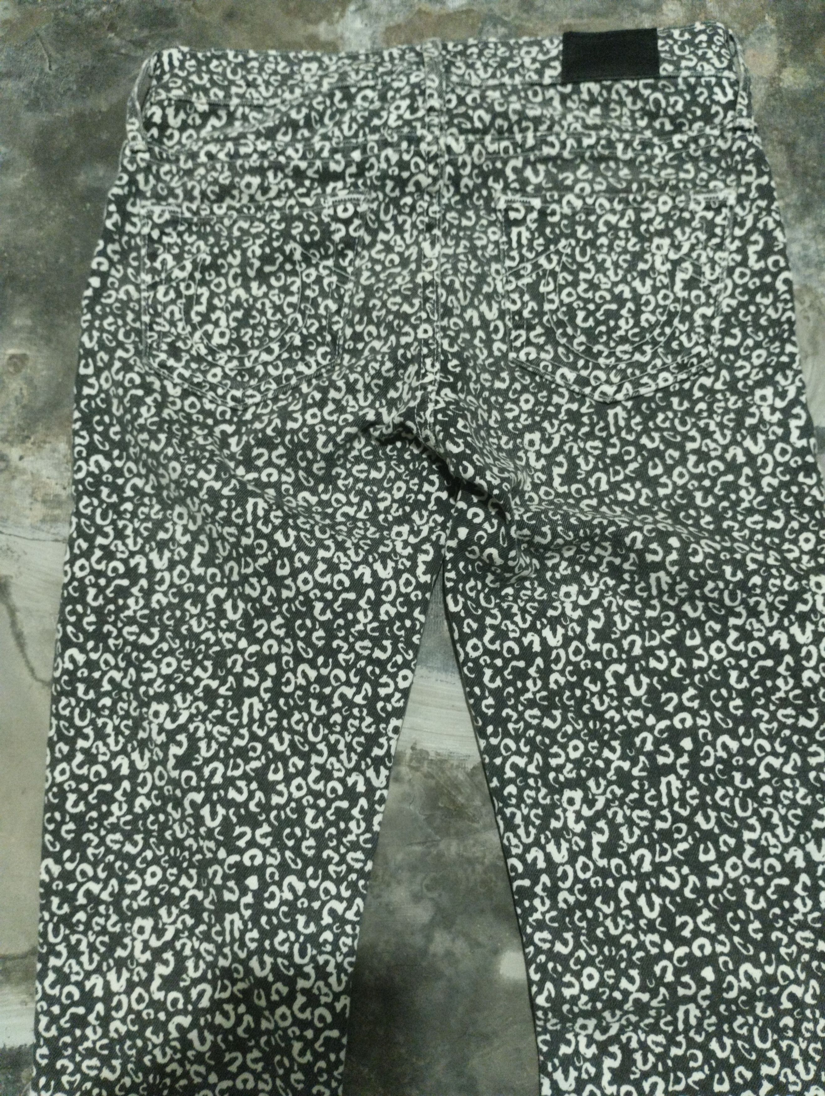 True Religion True Religion Full Print Logo Pants Size 27" / US 4 / IT 40 - 11 Thumbnail